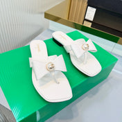 CHANEL 26S THONG SANDALS IN WHITE LAMBSKIN AND FABRIC WITH BOW
