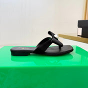 CHANEL 26S THONG SANDALS IN BLACK LAMBSKIN AND FABRIC WITH BOW