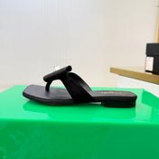CHANEL 26S THONG SANDALS IN BLACK LAMBSKIN AND FABRIC WITH BOW