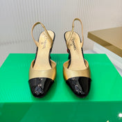 CHANEL 26S SLINGBACK POINTED-TOE HEELS 95 MM IN GOLD LAMBSKIN WITH BLACK CAP TOE