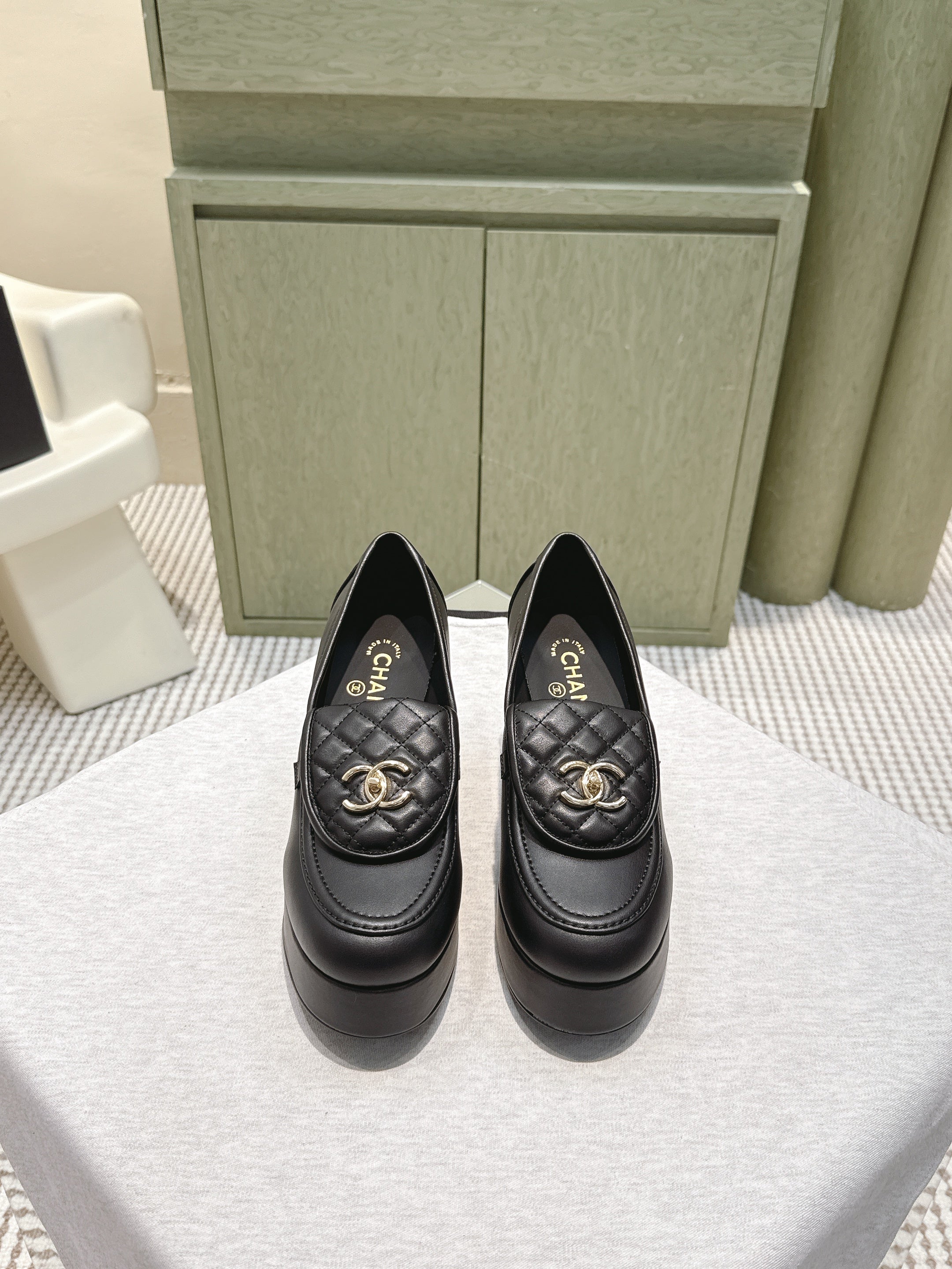 CHANEL 25S HIGH-HEELED MOCCASINS 80MM IN BLACK CALFSKIN GOLD HARDWARE