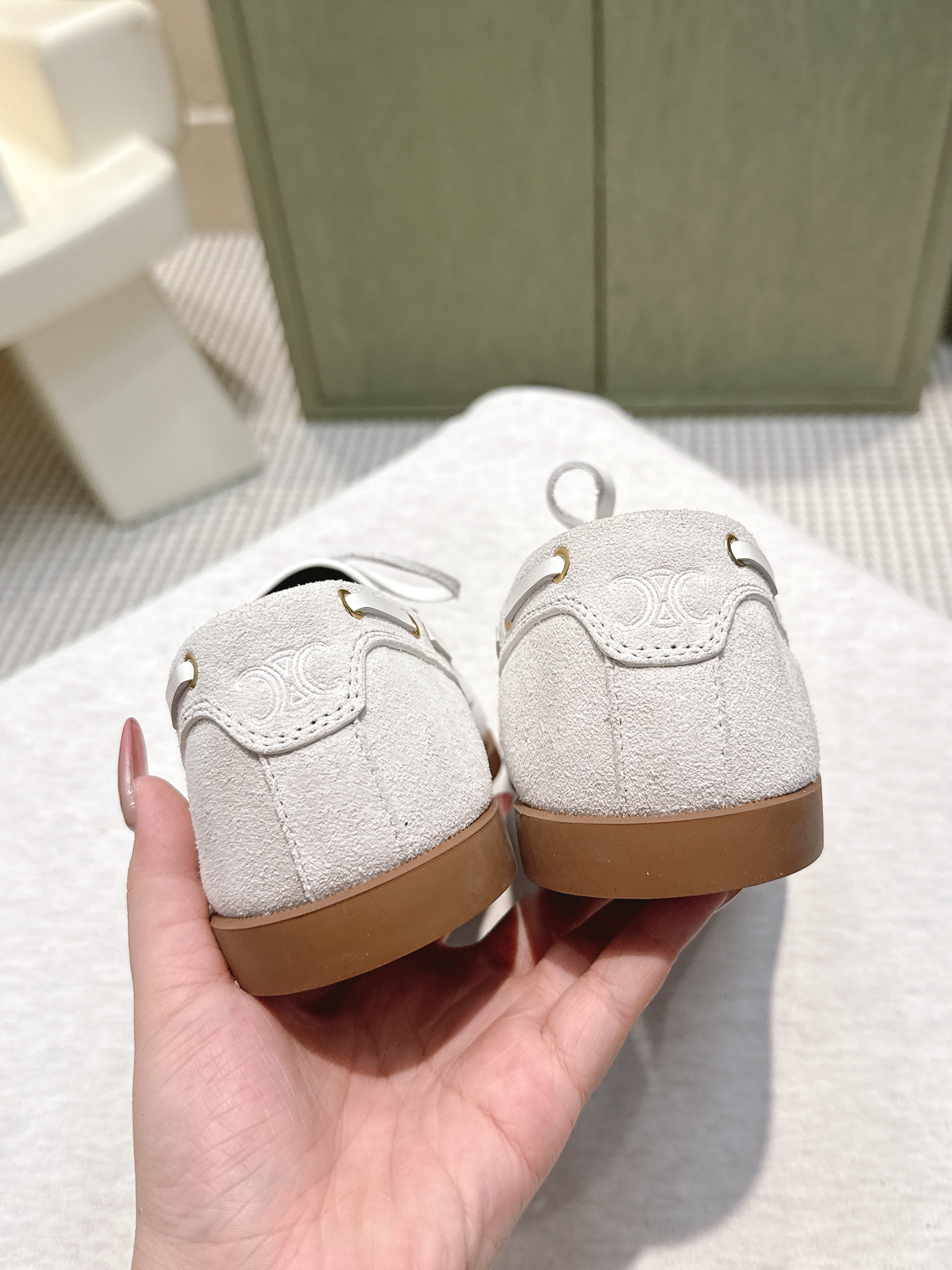 CELINE 26S LACE-UP LOAFERS IN OFF-WHITE BEIGE SUEDE
