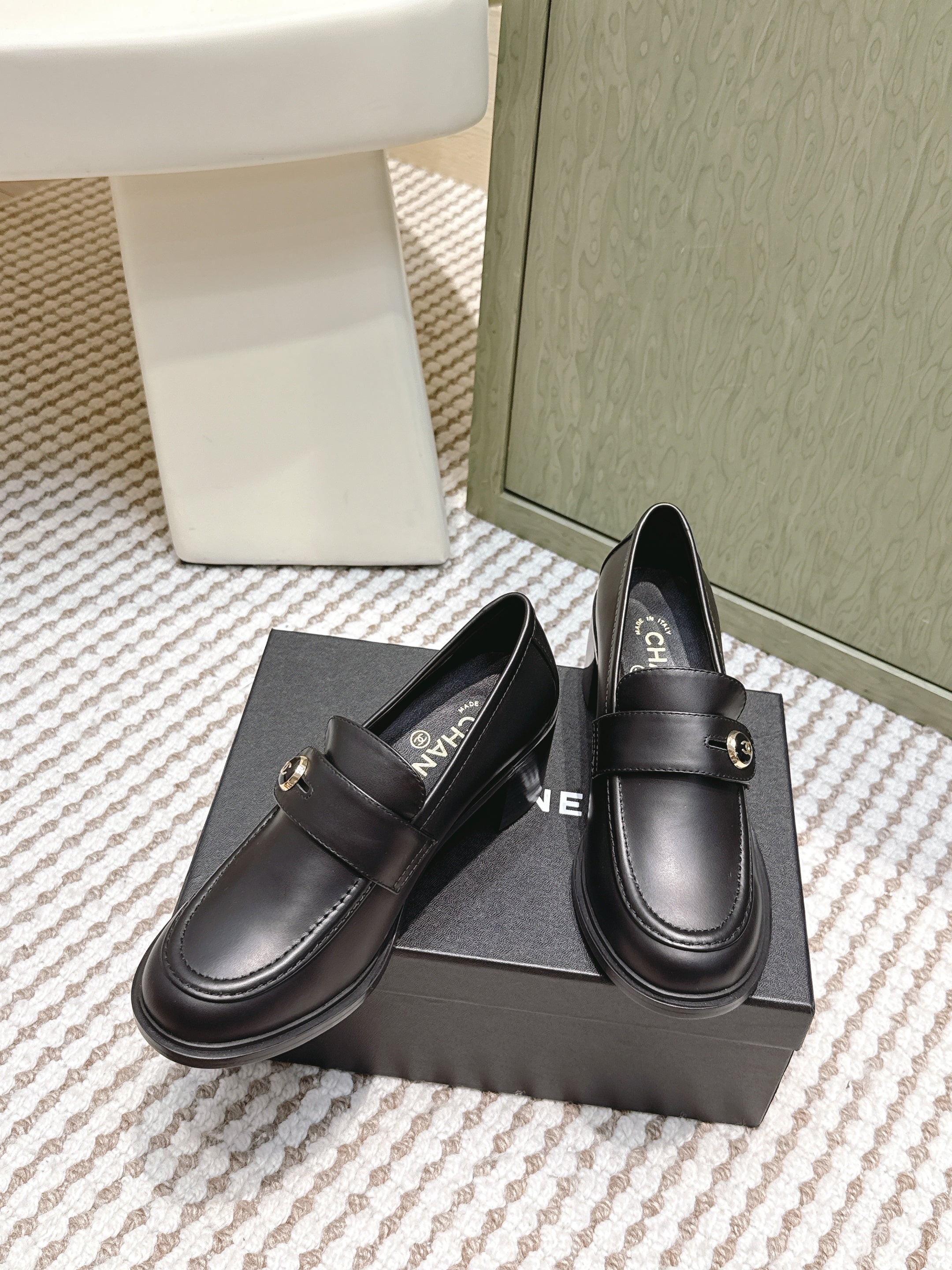 CHANEL 25S GODDESS MOCCASIN LOAFERS 65MM IN BLACK CALFSKIN GOLD HARDWARE