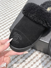 CHANEL 25S INDOOR SLIPPERS IN BLACK SUEDE FUR-LINED