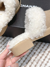 CHANEL 25S INDOOR SLIPPERS IN BEIGE AND BLACK SUEDE FUR-LINED