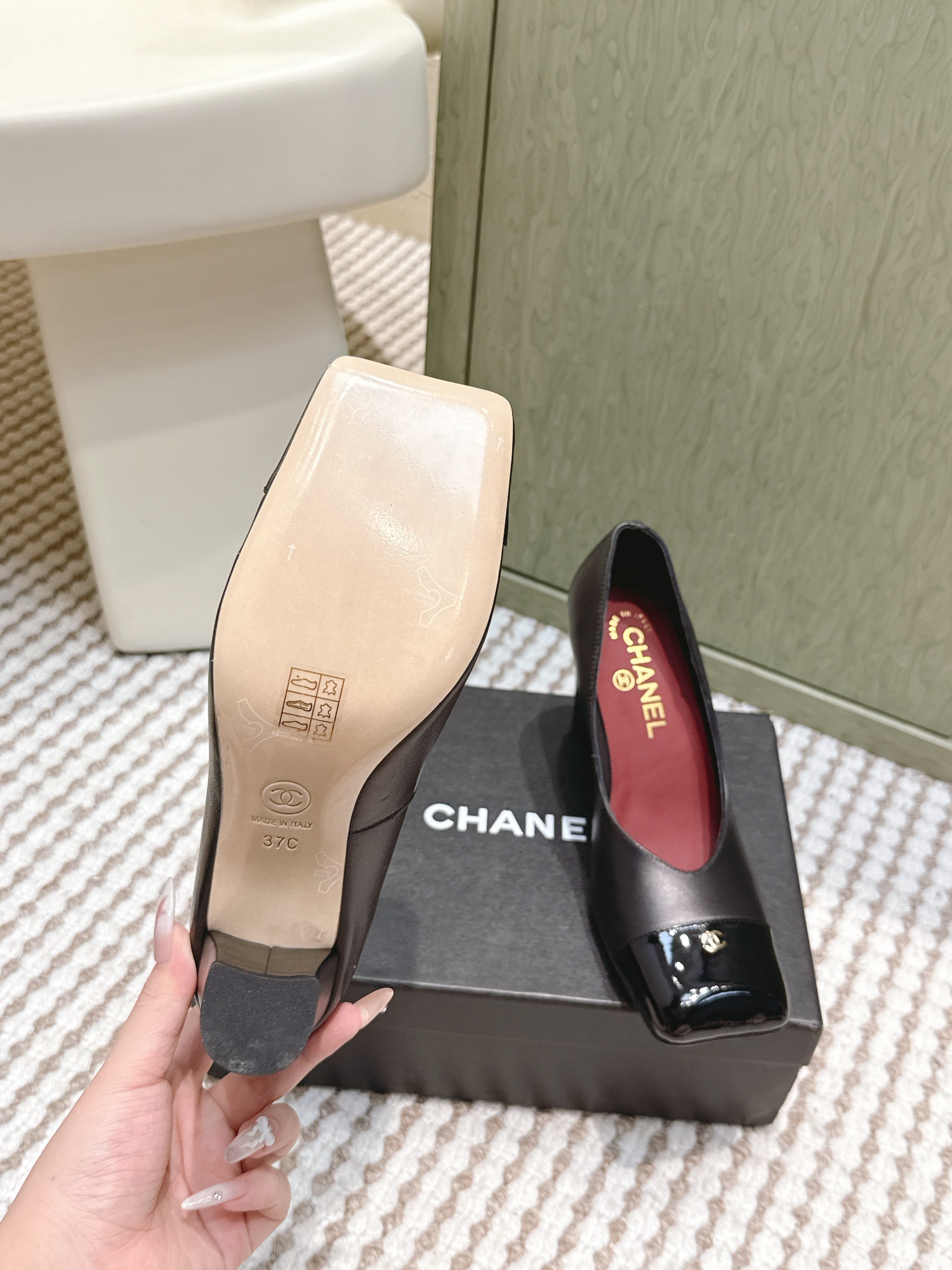CHANEL 25S SQUARE-TOE HIGH HEELS 90MM IN BLACK CALFSKIN