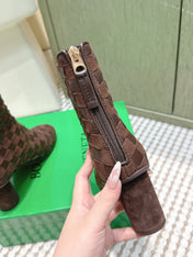 BOTTEGA VENETA 26S INTRECCIATO BOOTS 70 MM IN DARK BROWN SUEDE AND LAMBSKIN
