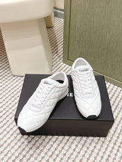 CHANEL 25S SNEAKERS IN WHITE CALFSKIN AND SUEDE