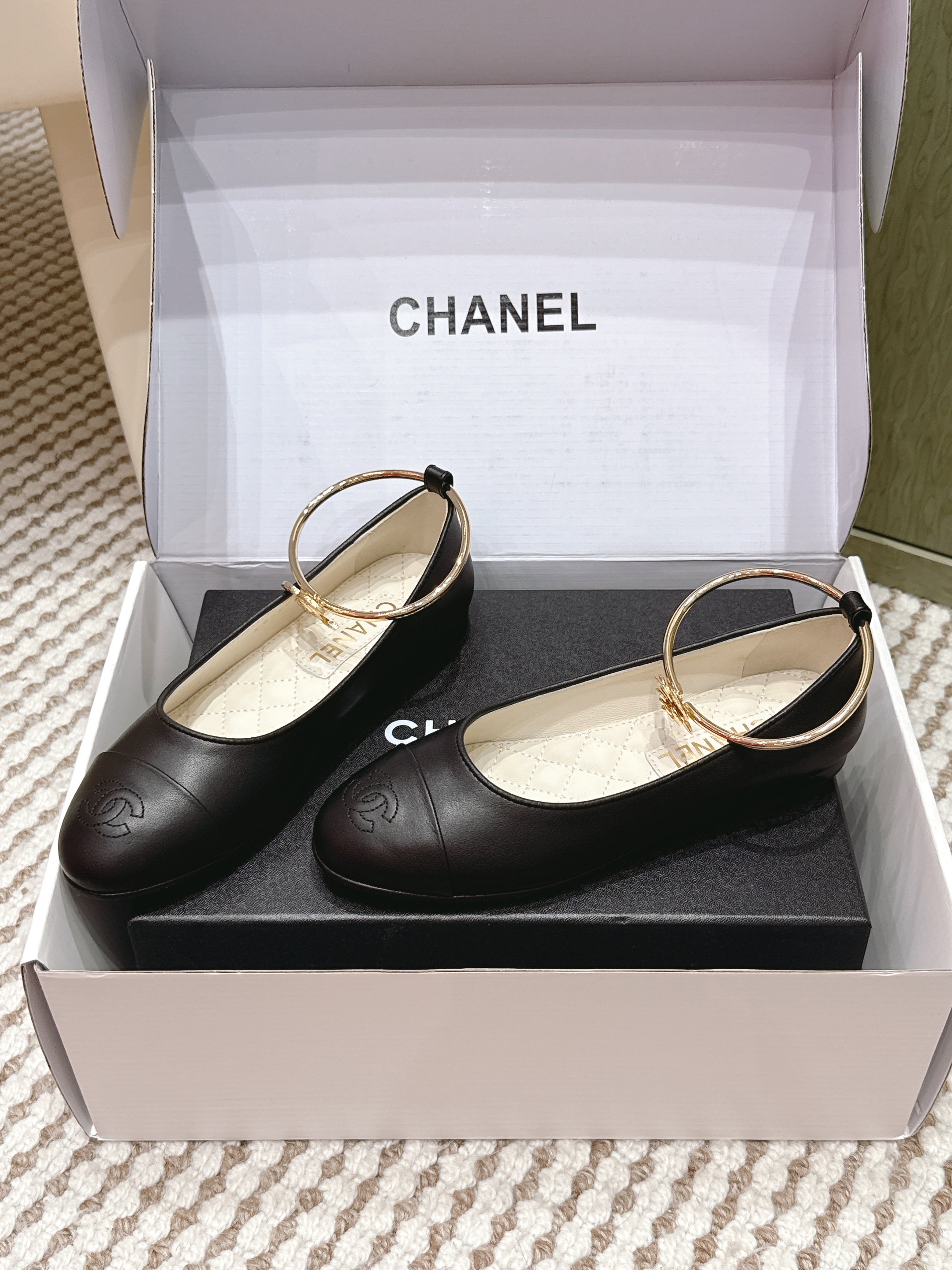 CHANEL 25S BALLERINA SHOES IN BLACK CALFSKIN GOLD HARDWARE
