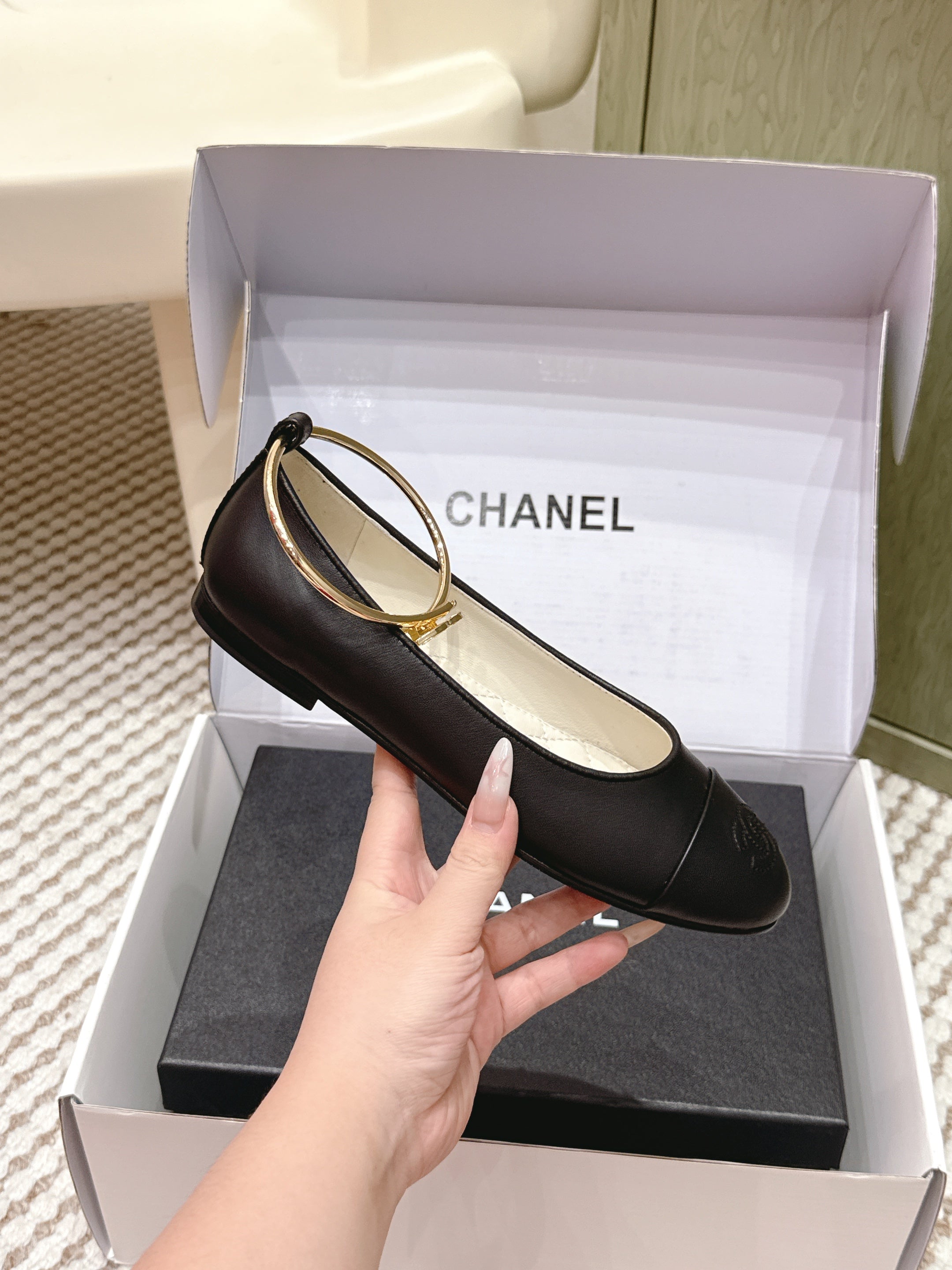 CHANEL 25S BALLERINA SHOES IN BLACK CALFSKIN GOLD HARDWARE
