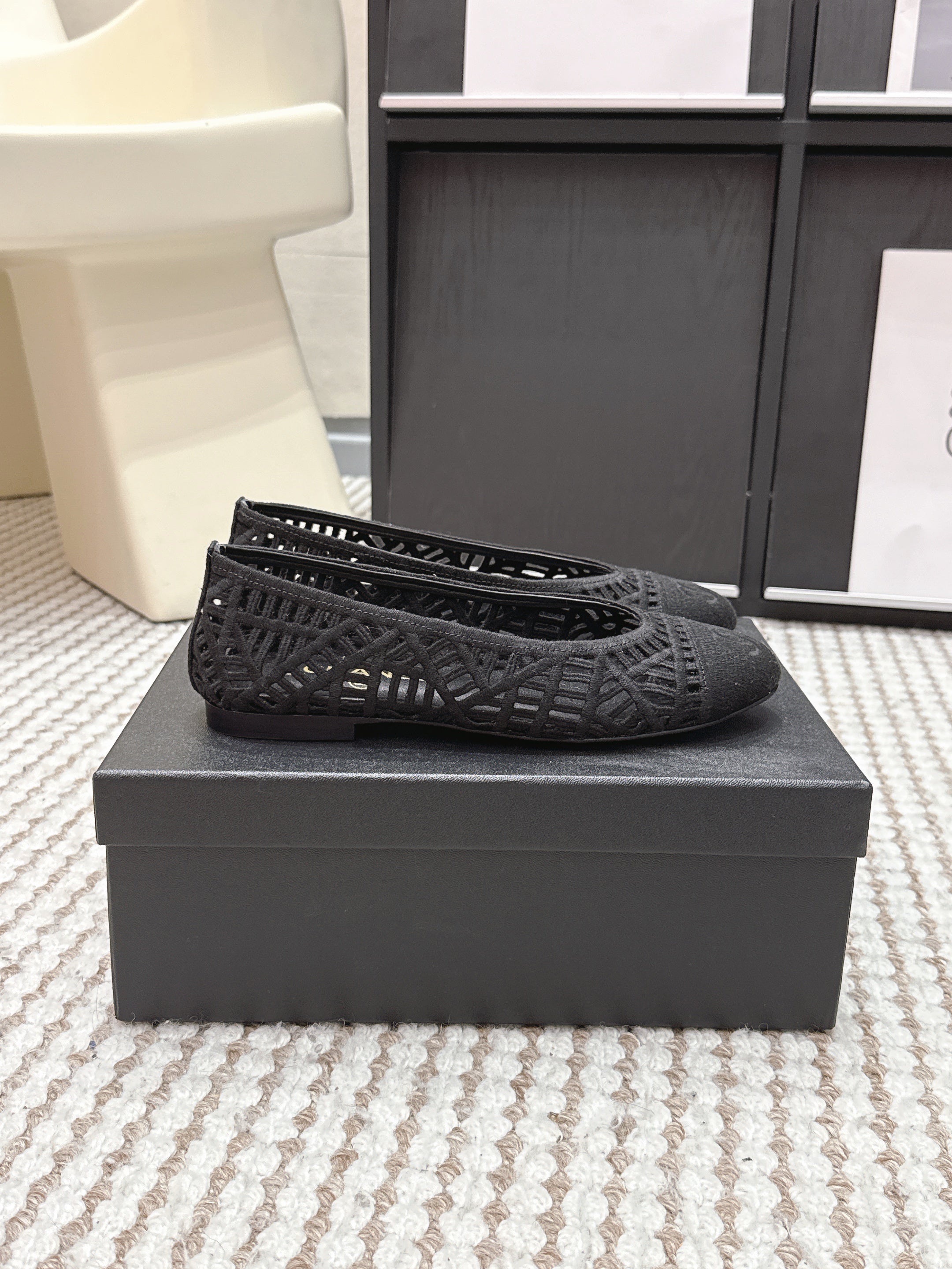 CHANEL 26S BALLET FLATS IN BLACK MESH AND FABRIC