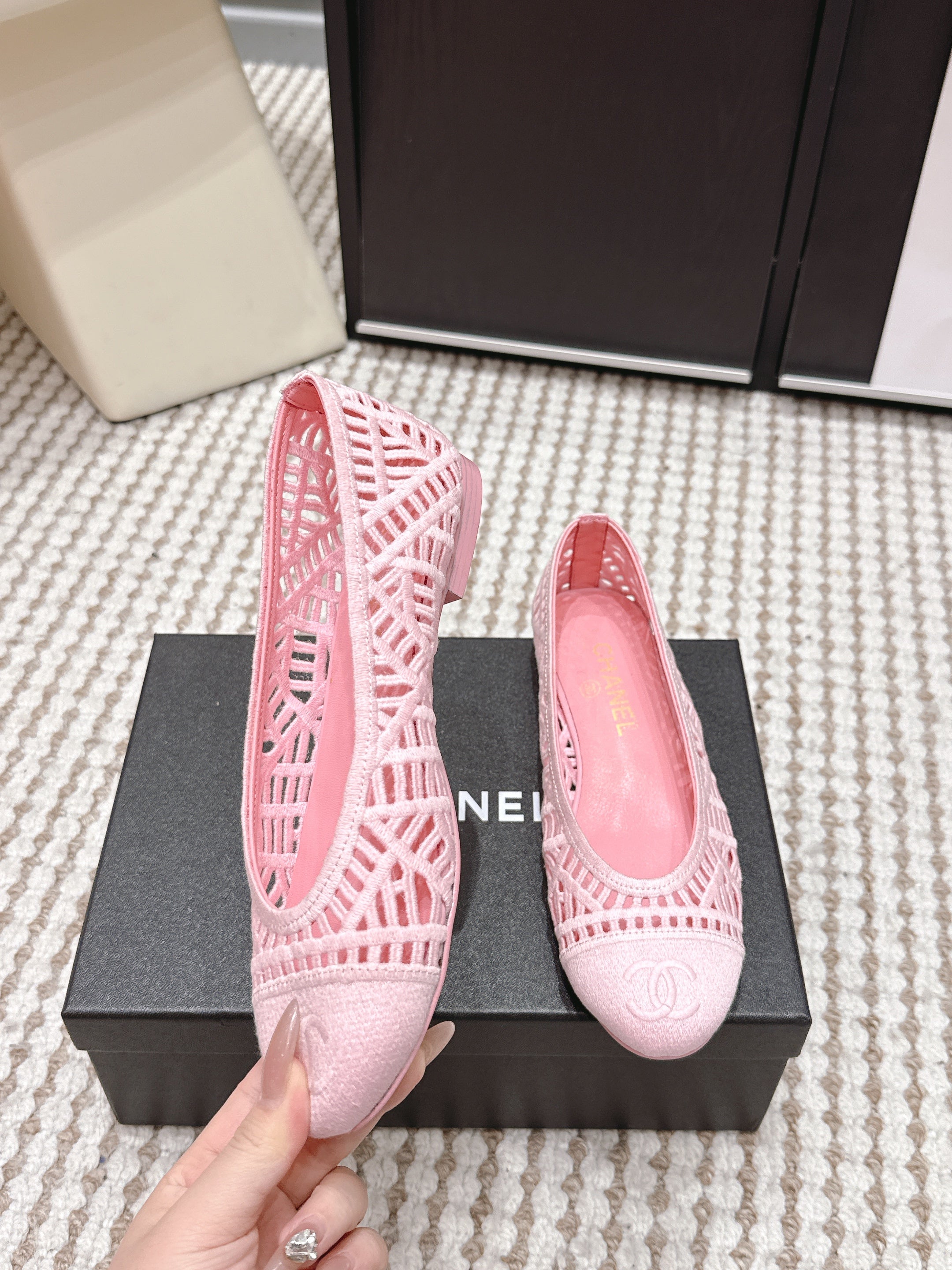 CHANEL 26S BALLET FLATS IN LIGHT PINK MESH AND FABRIC