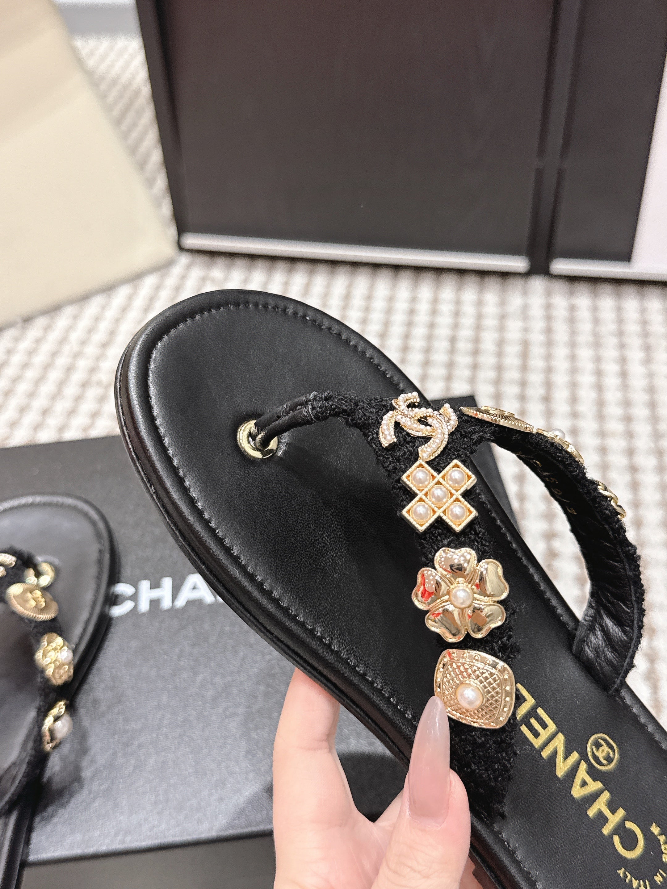 CHANEL 26S FLIP-FLOPS IN BLACK CALFSKIN