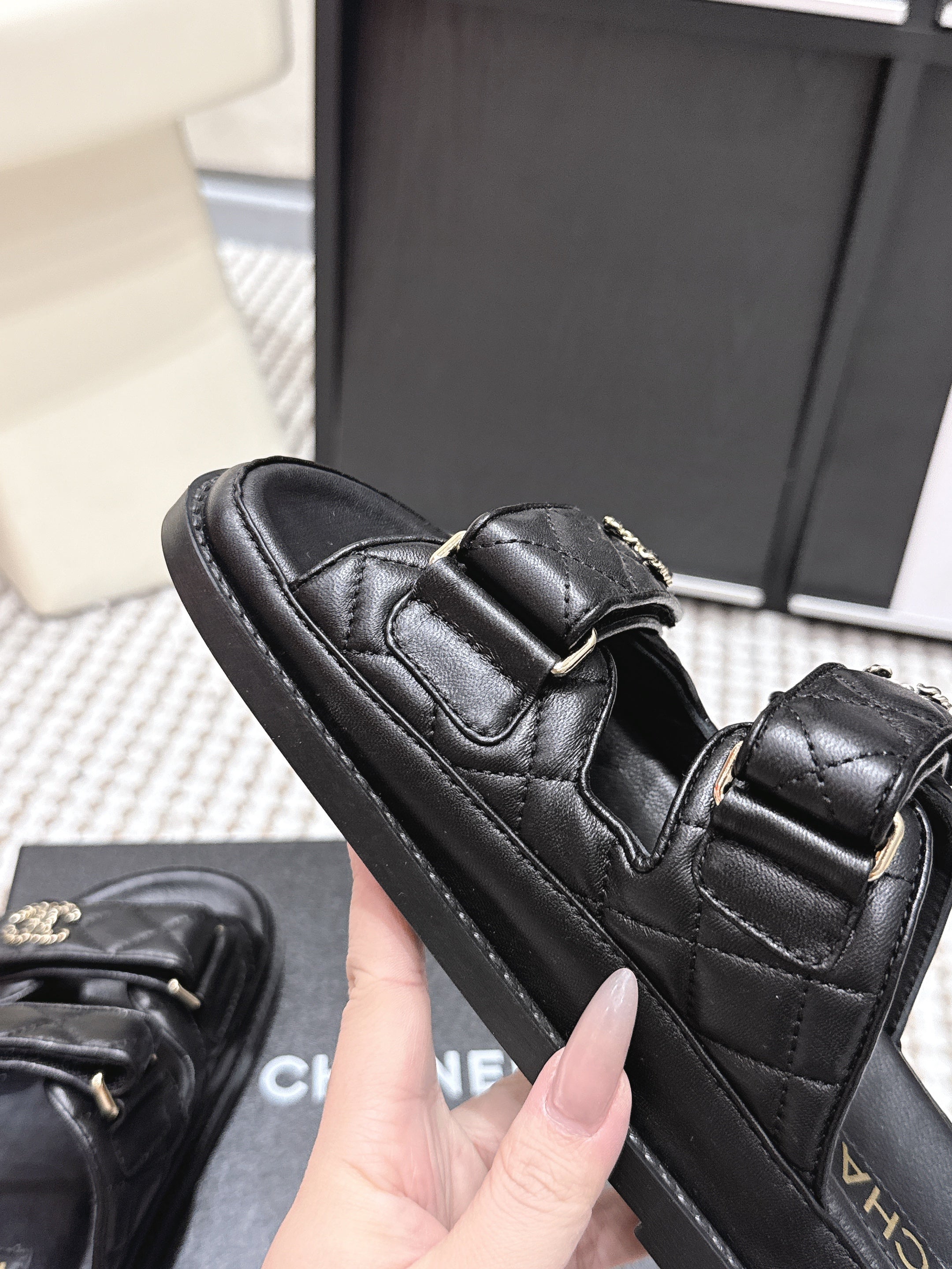 CHANEL 26S SANDALS IN BLACK CALFSKIN