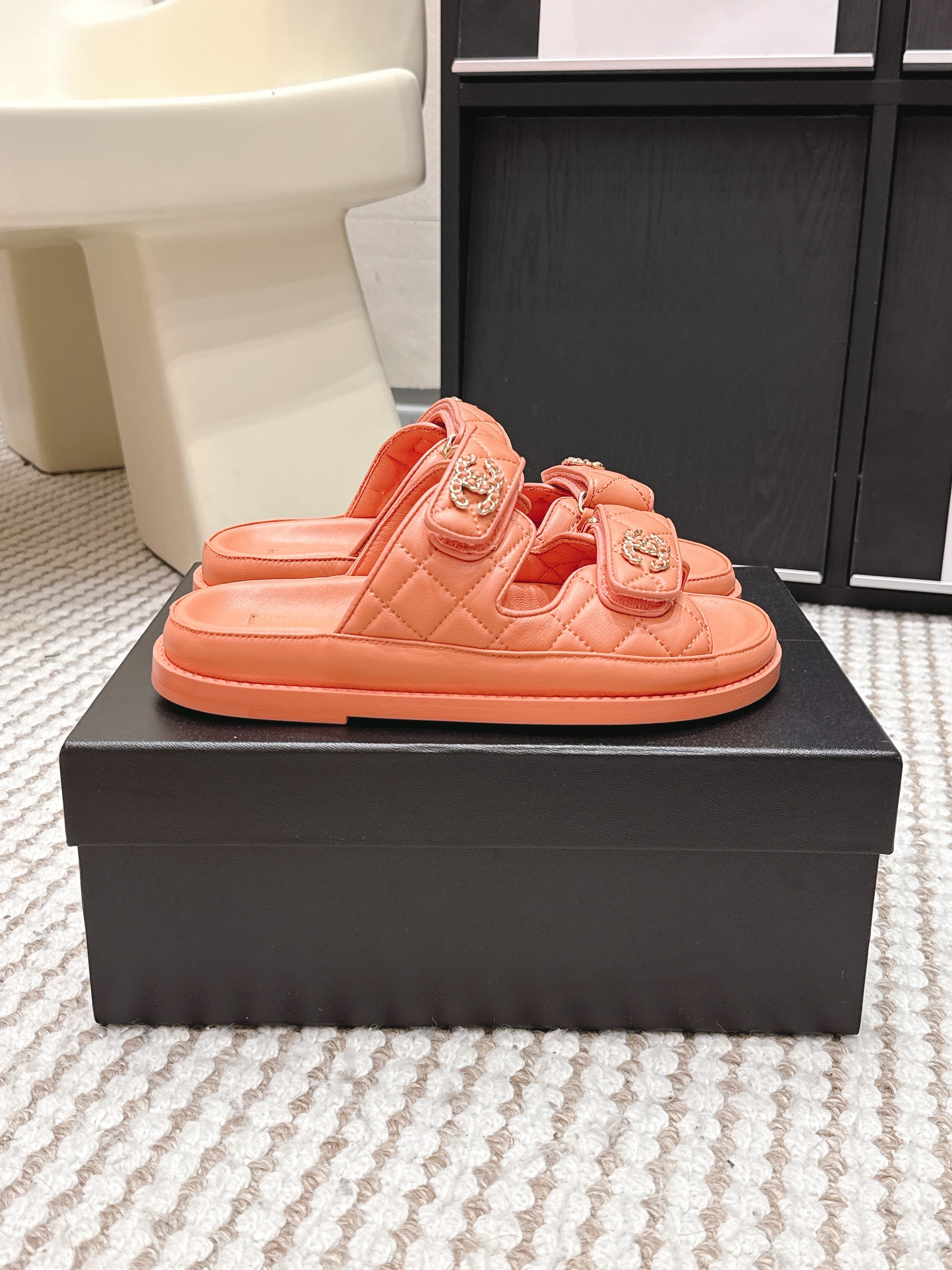 CHANEL 26S SANDALS IN ORANGE CALFSKIN