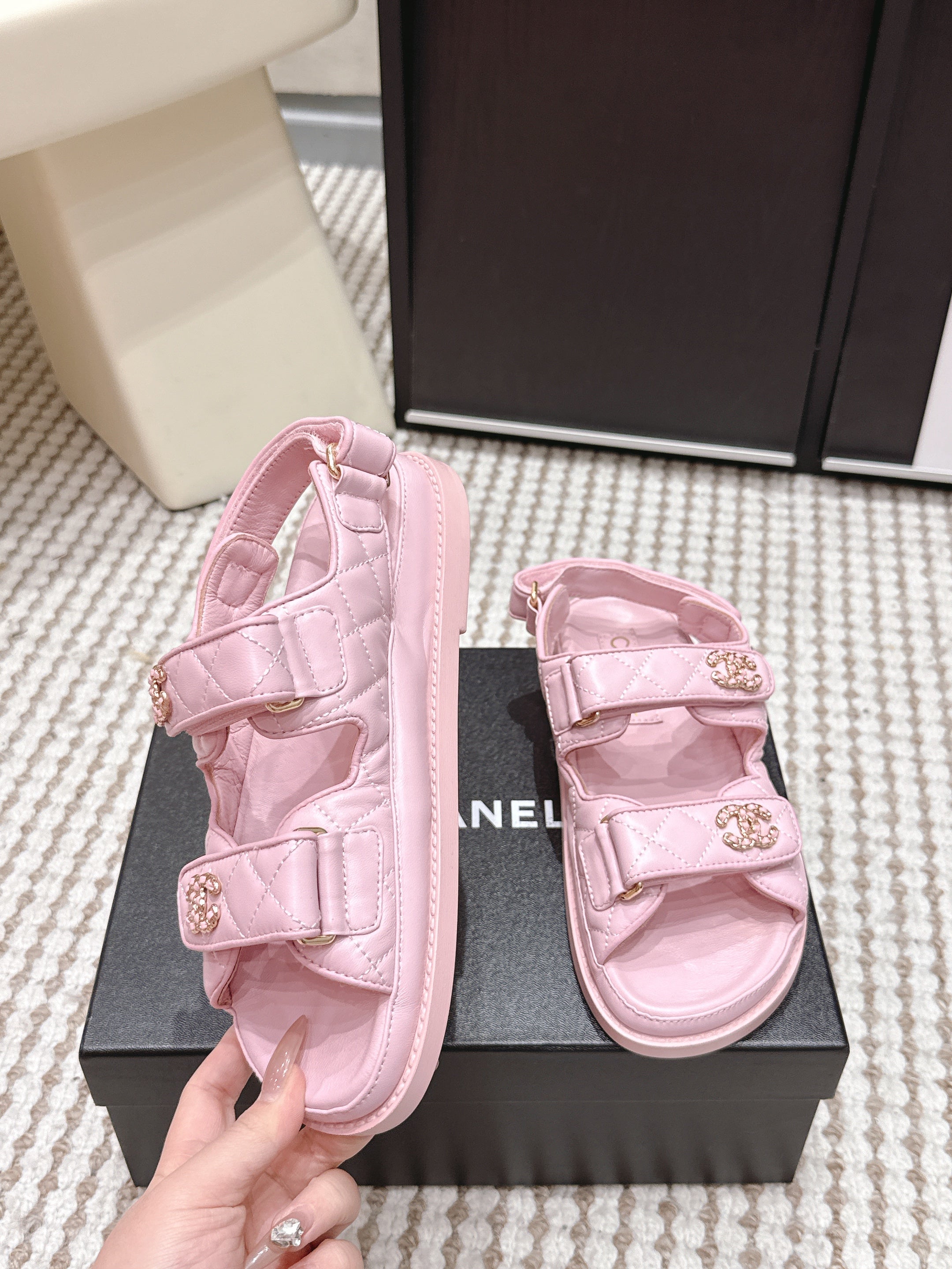 CHANEL 26S QUILTED DAD SANDALS IN LIGHT PINK CALFSKIN