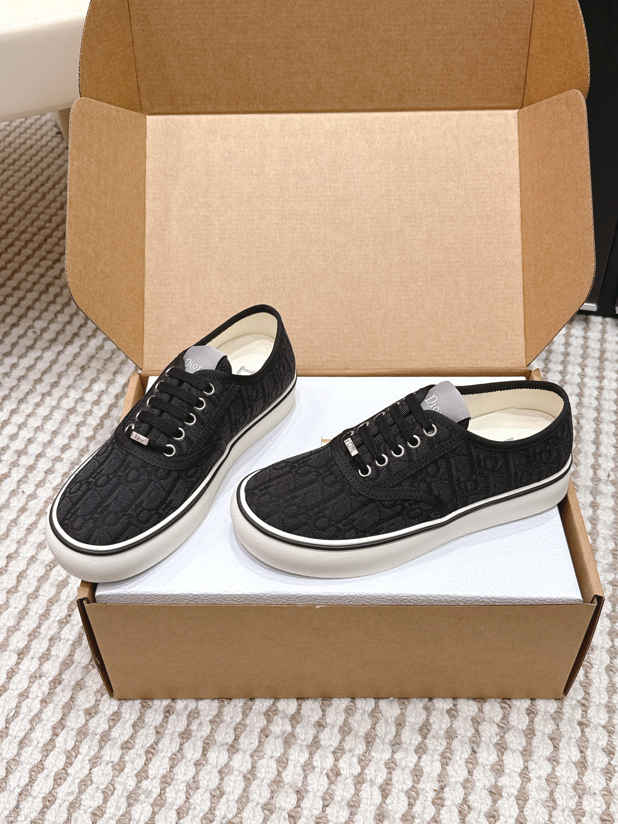 DIOR 26S SALTWIND SNEAKER IN BLACK FABRIC STYLE 5