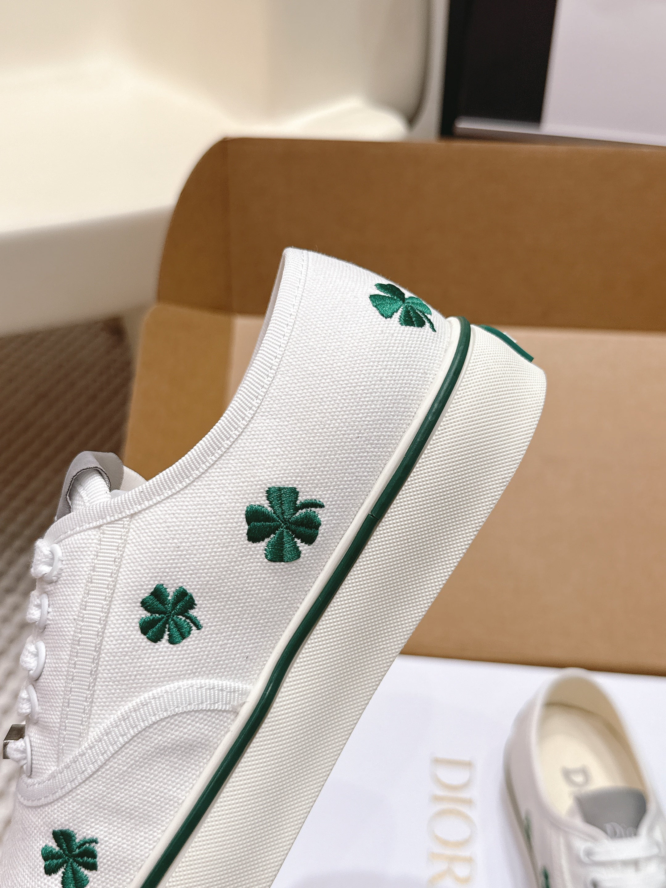 DIOR 26S SALTWIND SNEAKER IN WHITE FABRIC STYLE 2