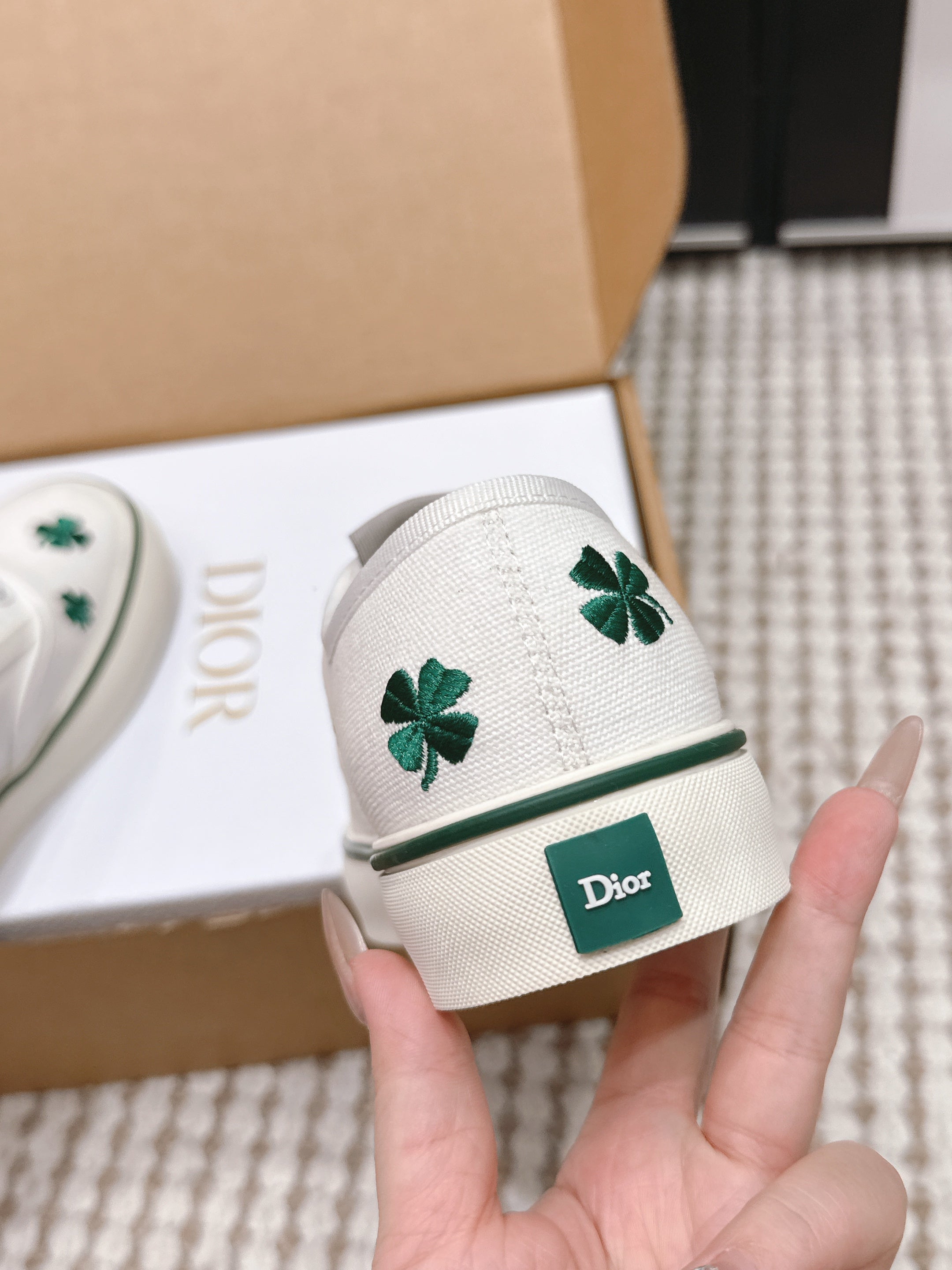 DIOR 26S SALTWIND SNEAKER IN WHITE FABRIC STYLE 2