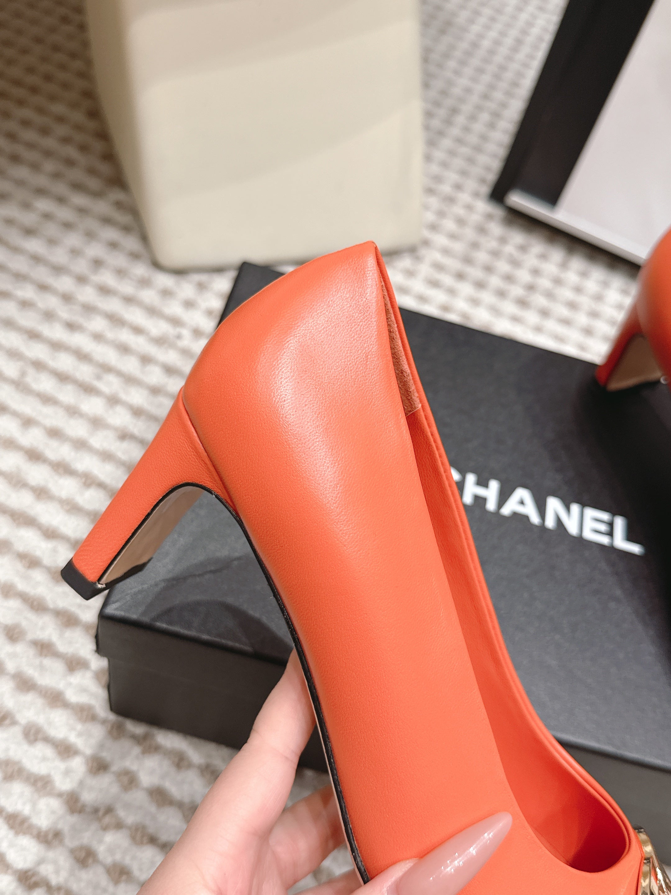 CHANEL 26S HIGH HEELS 75 MM IN ORANGE CALFSKIN WITH GOLD-TONE CC LOGO