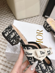 DIOR 26S CLOSED-TOE LOW-HEEL MULE IN BLUE OBLIQUE JACQUARD WITH BOW