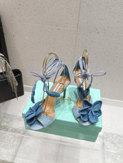 AQUAZZURA 26S FLORAL HEELS 100 MM IN PASTEL BLUE WOVEN RAFFIA AND FABRIC