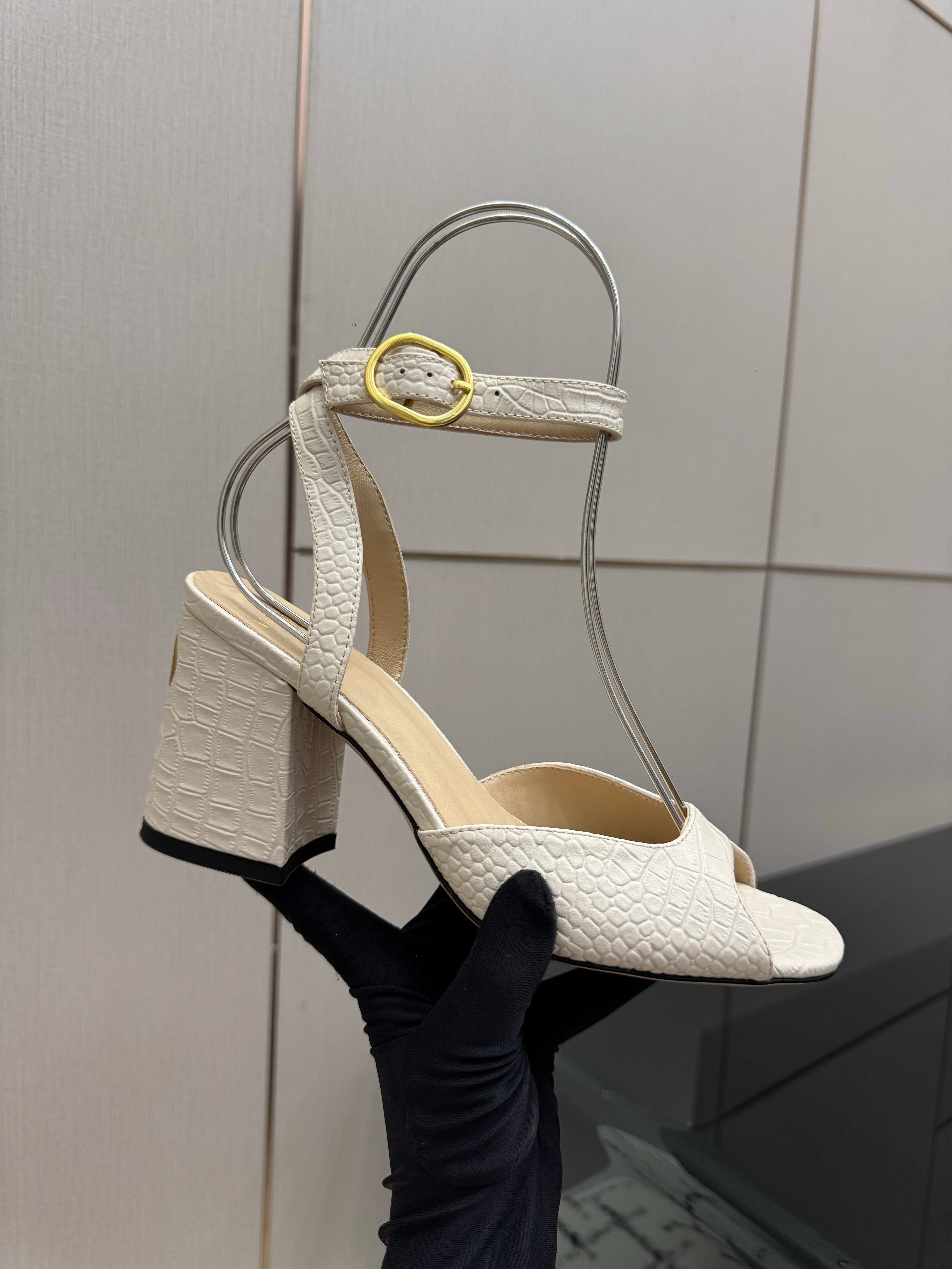 VALENTINO 26S SQUARE-TOE ANKLE-STRAP SANDALS IN CREAM WHITE CROC-EMBOSSED LEATHER