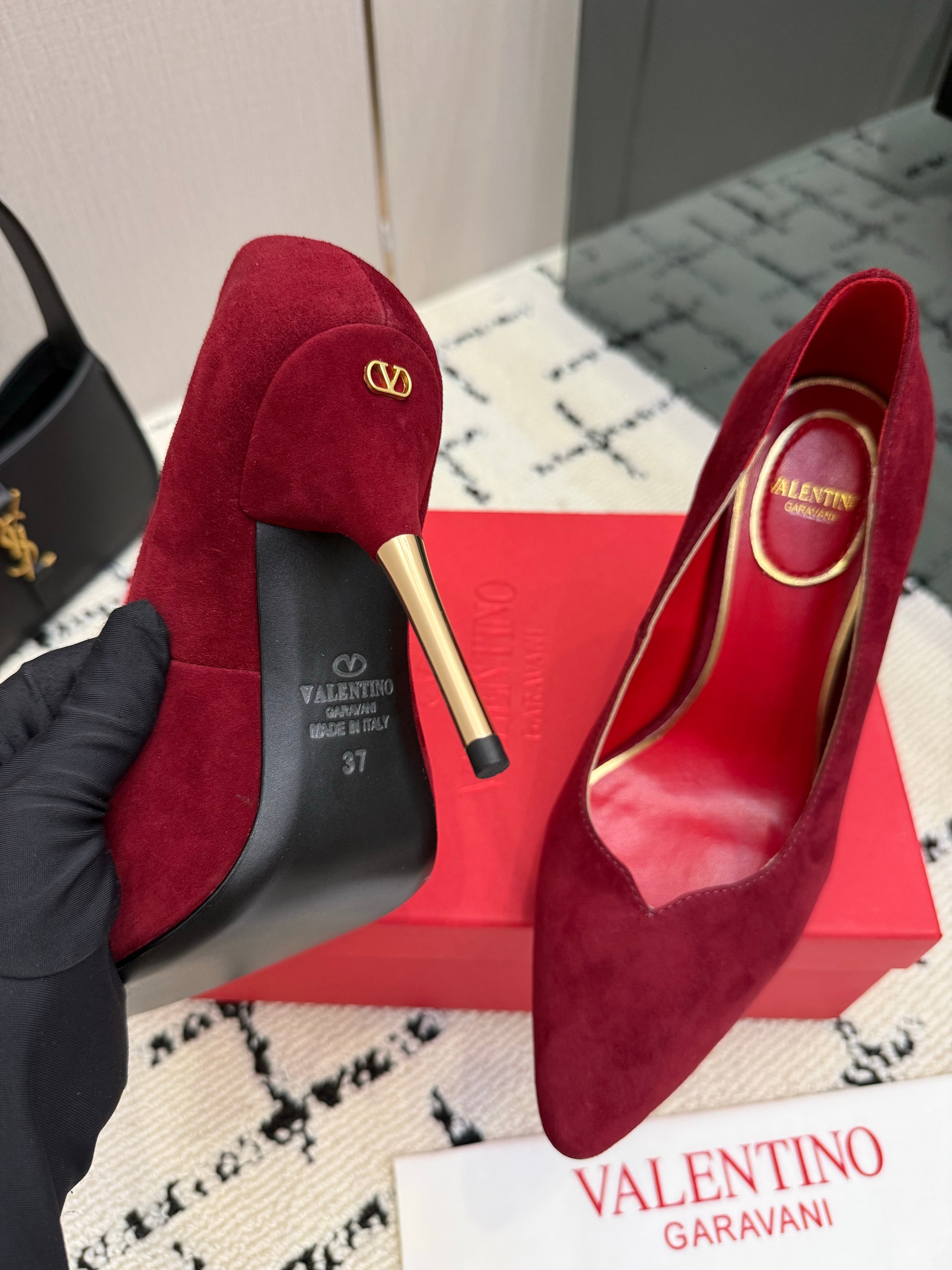 VALENTINO 26S HIGH HEELS 100 MM IN DARK RED SUEDE