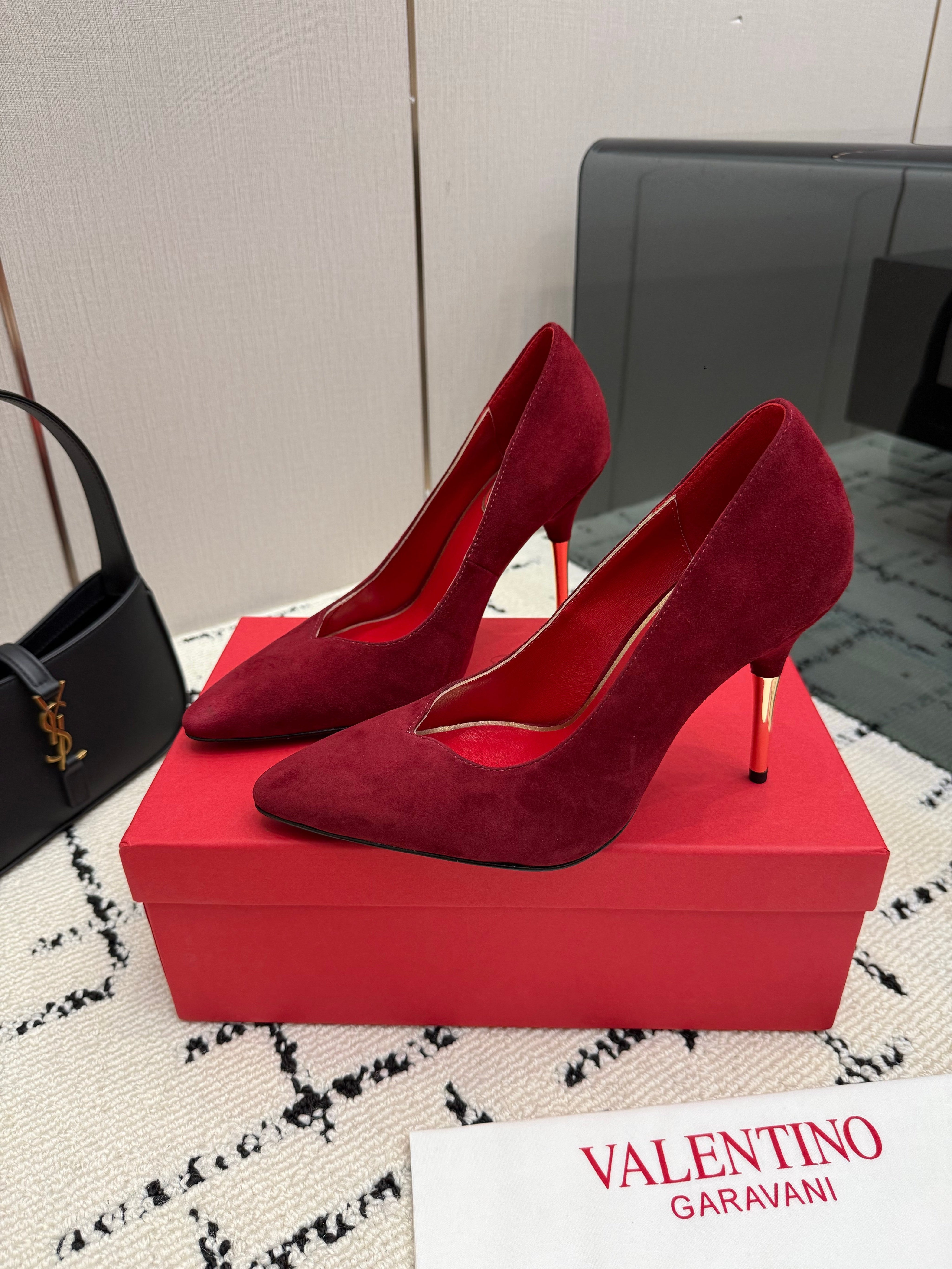 VALENTINO 26S HIGH HEELS 100 MM IN DARK RED SUEDE