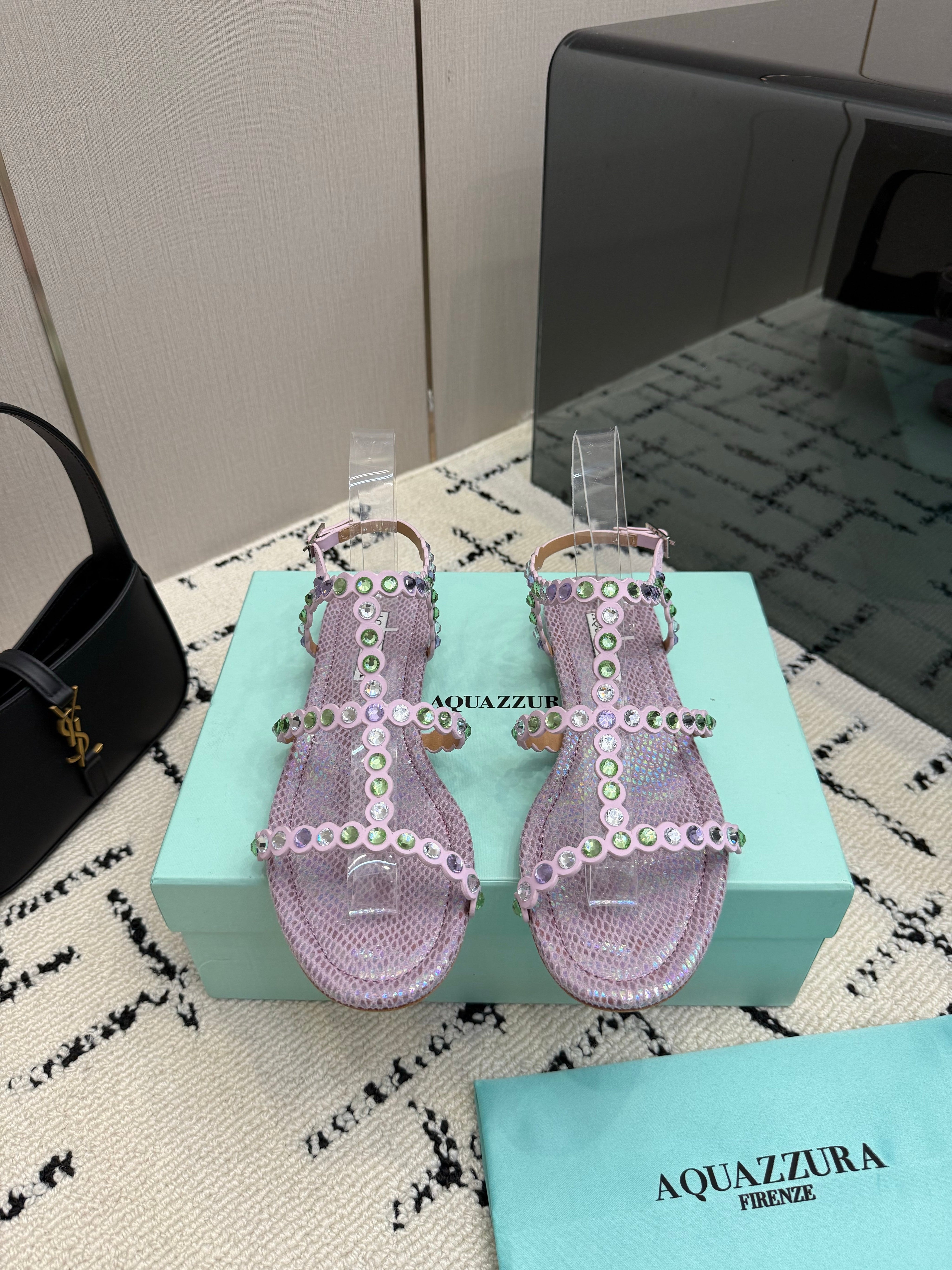 AQUAZZURA 26S FLAT SANDALS IN LIGHT PURPLE SNAKESKIN CRYSTAL-EMBELLISHED