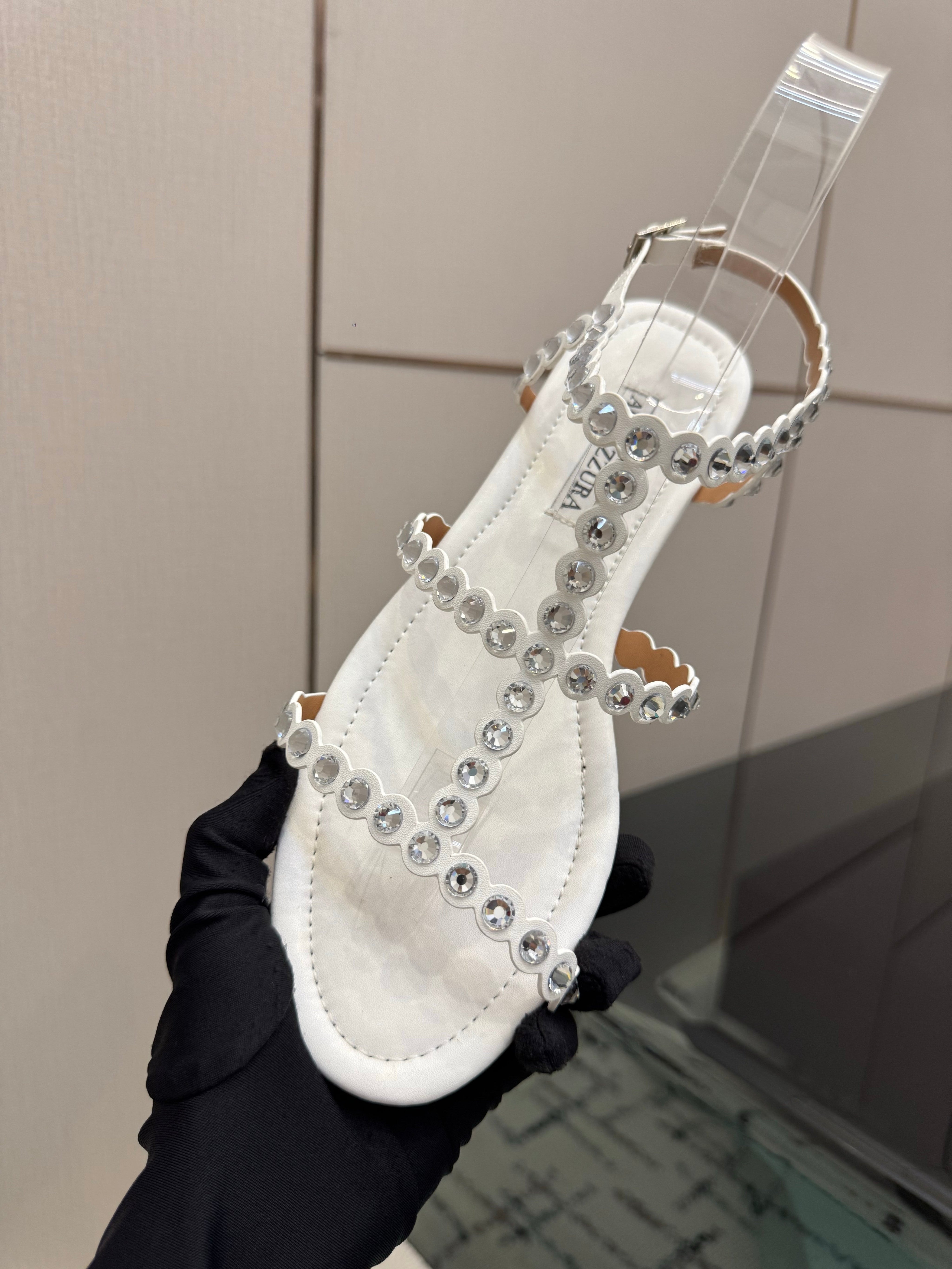 AQUAZZURA 26S FLAT SANDALS IN CREAM WHITE LAMBSKIN CRYSTAL-EMBELLISHED