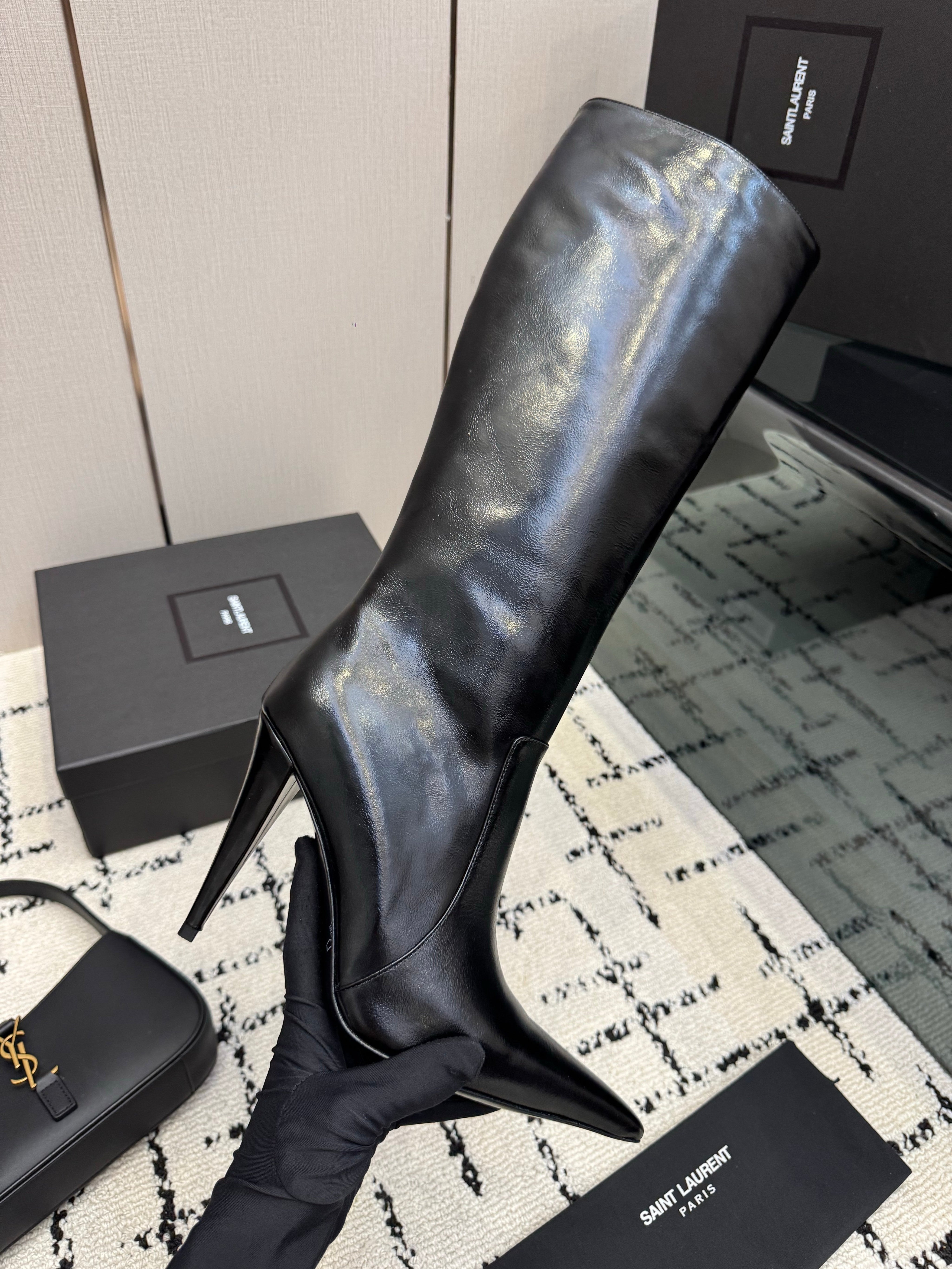 YSL 26S KNEE HIGH BOOTS 100 MM IN BLACK CALFSKIN PATENT SLIM SHAFT