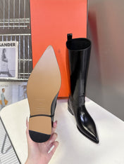 HM 25S POINTED-TOE KNEE-HIGH BOOTS IN BLACK GLOSSY LAMBSKIN