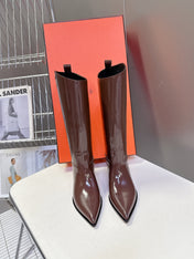 HM 25S POINTED-TOE KNEE-HIGH BOOTS IN BROWN GLOSSY LAMBSKIN
