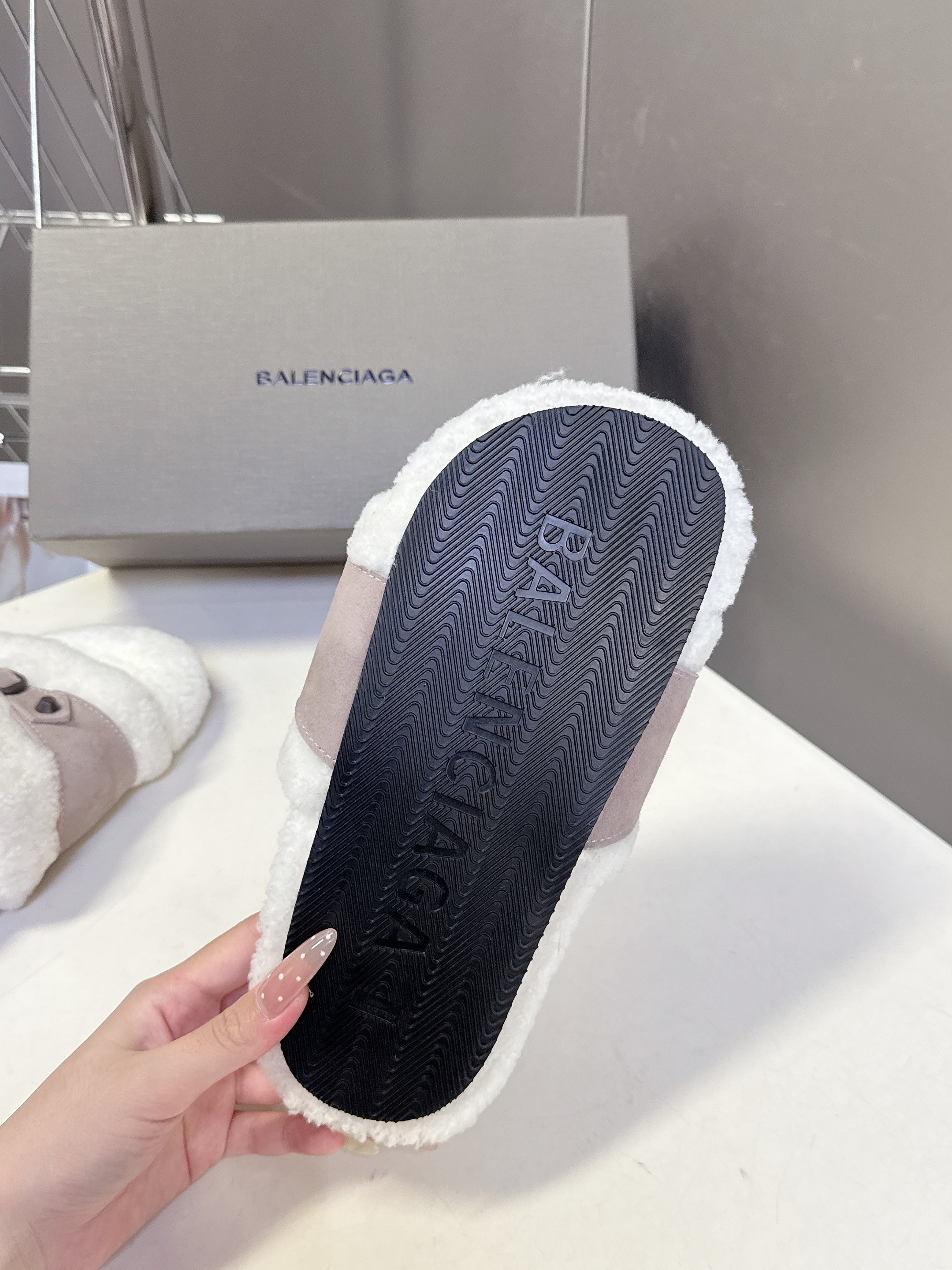 BALENCIAGA 25S SLIPPERS IN DUSTY PINK GRAY SUEDE AND WHITE WOOL
