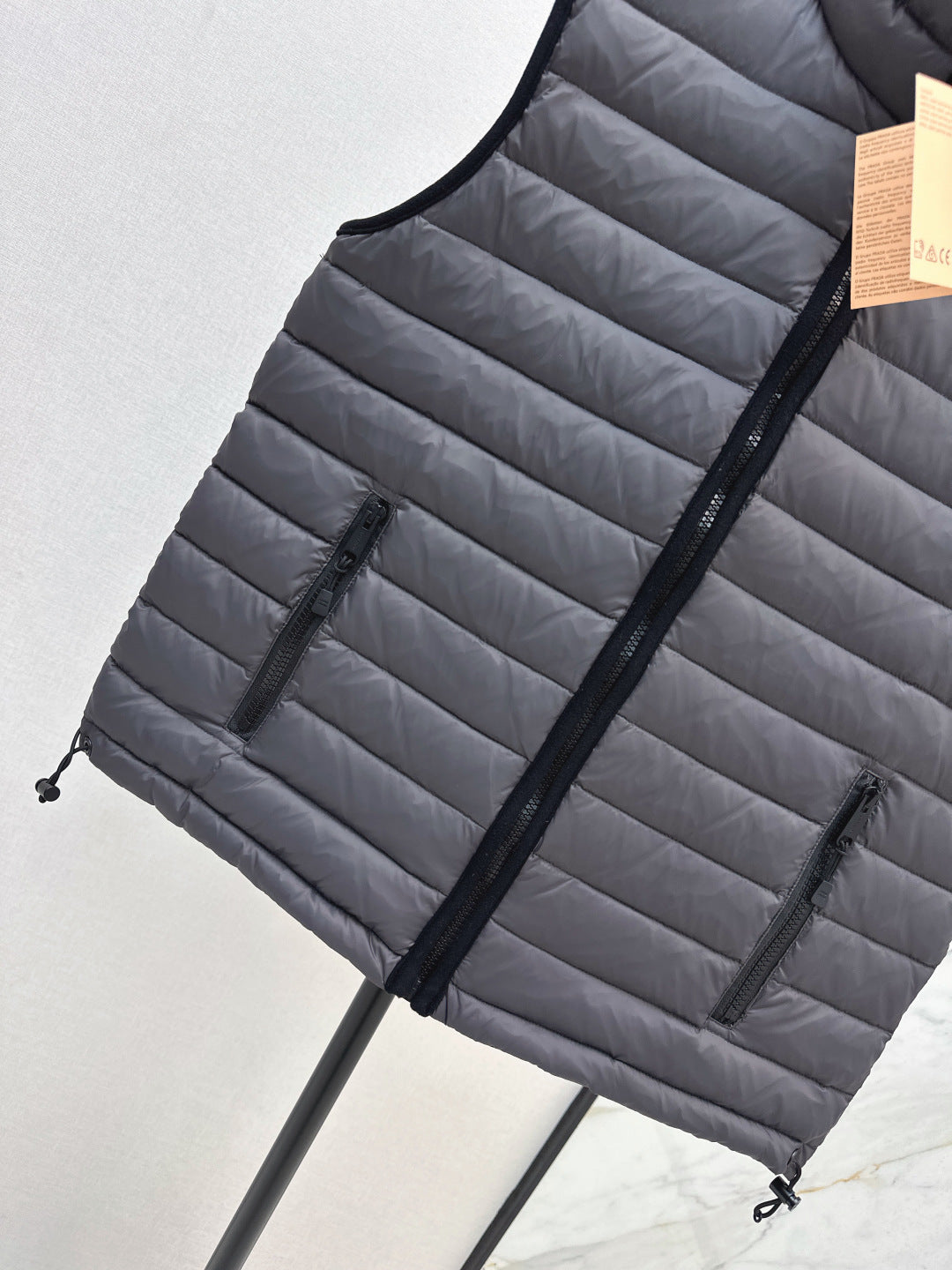 MIUMIU DOWN VEST 99400