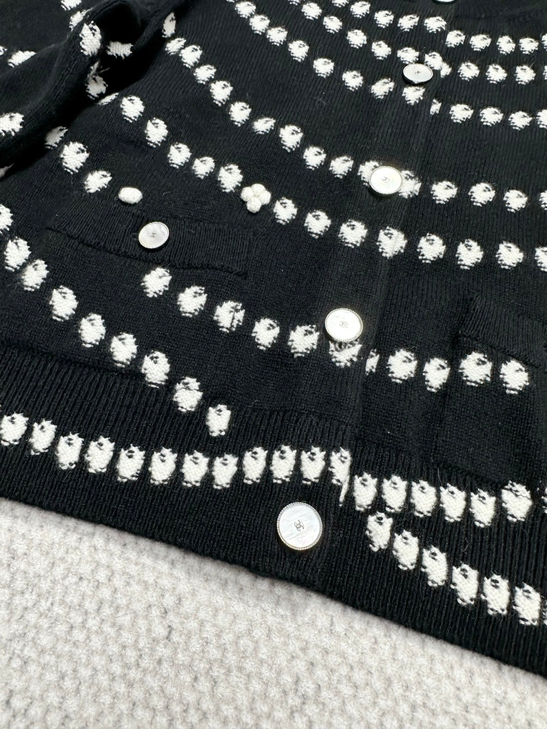 CHANEL CARDIGAN STYLE 100