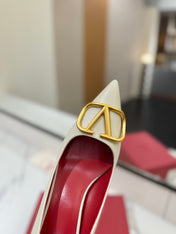 VALENTINO 26S HIGH HEELS 75 MM IN CREAM WHITE SMOOTH CALFSKIN WITH GOLD HARDWARE