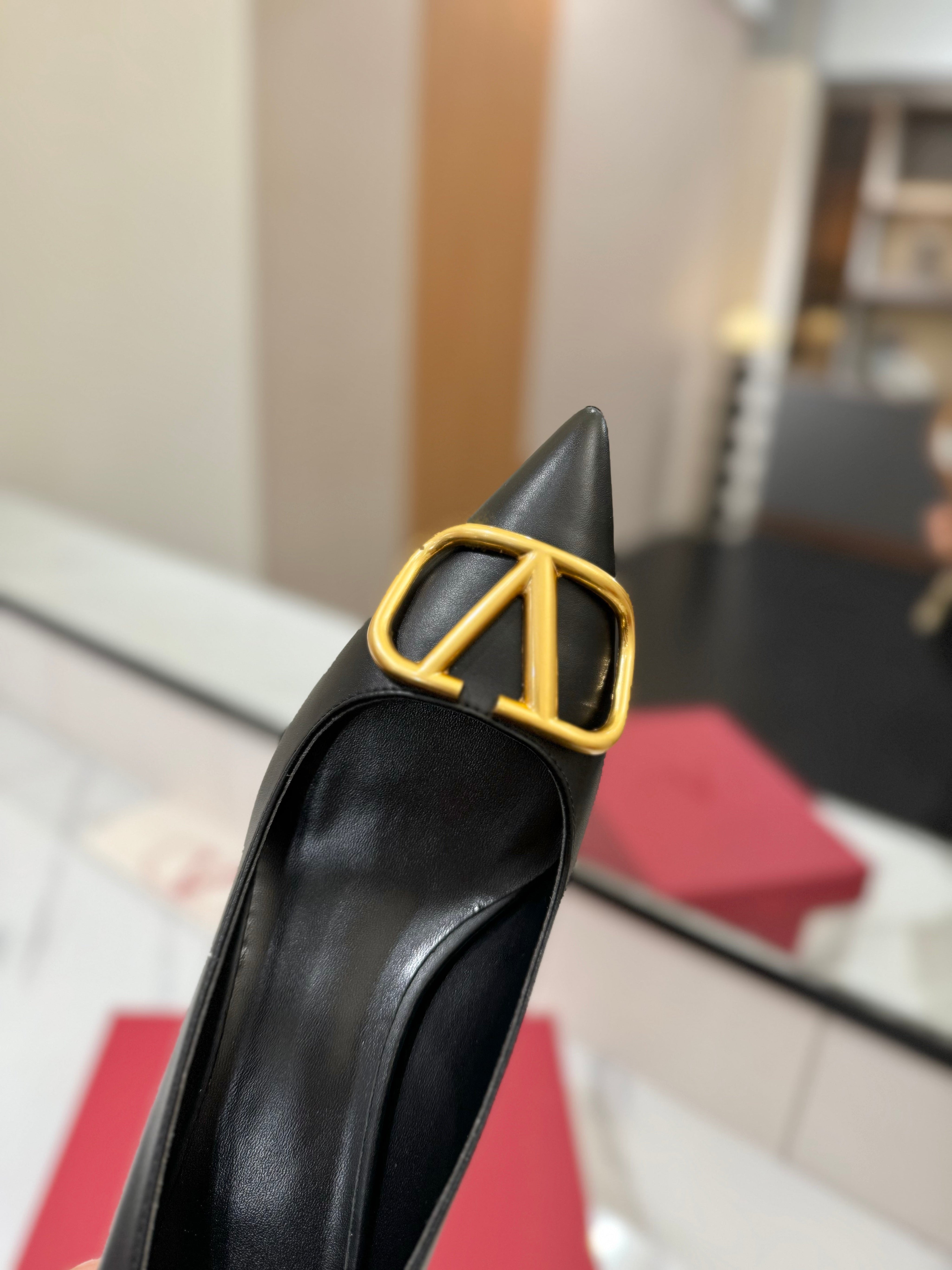 VALENTINO 26S HIGH HEELS 45 MM IN BLACK SMOOTH CALFSKIN WITH GOLD HARDWARE
