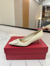 VALENTINO 26S HIGH HEELS 45 MM IN CREAM WHITE PATENT CALFSKIN