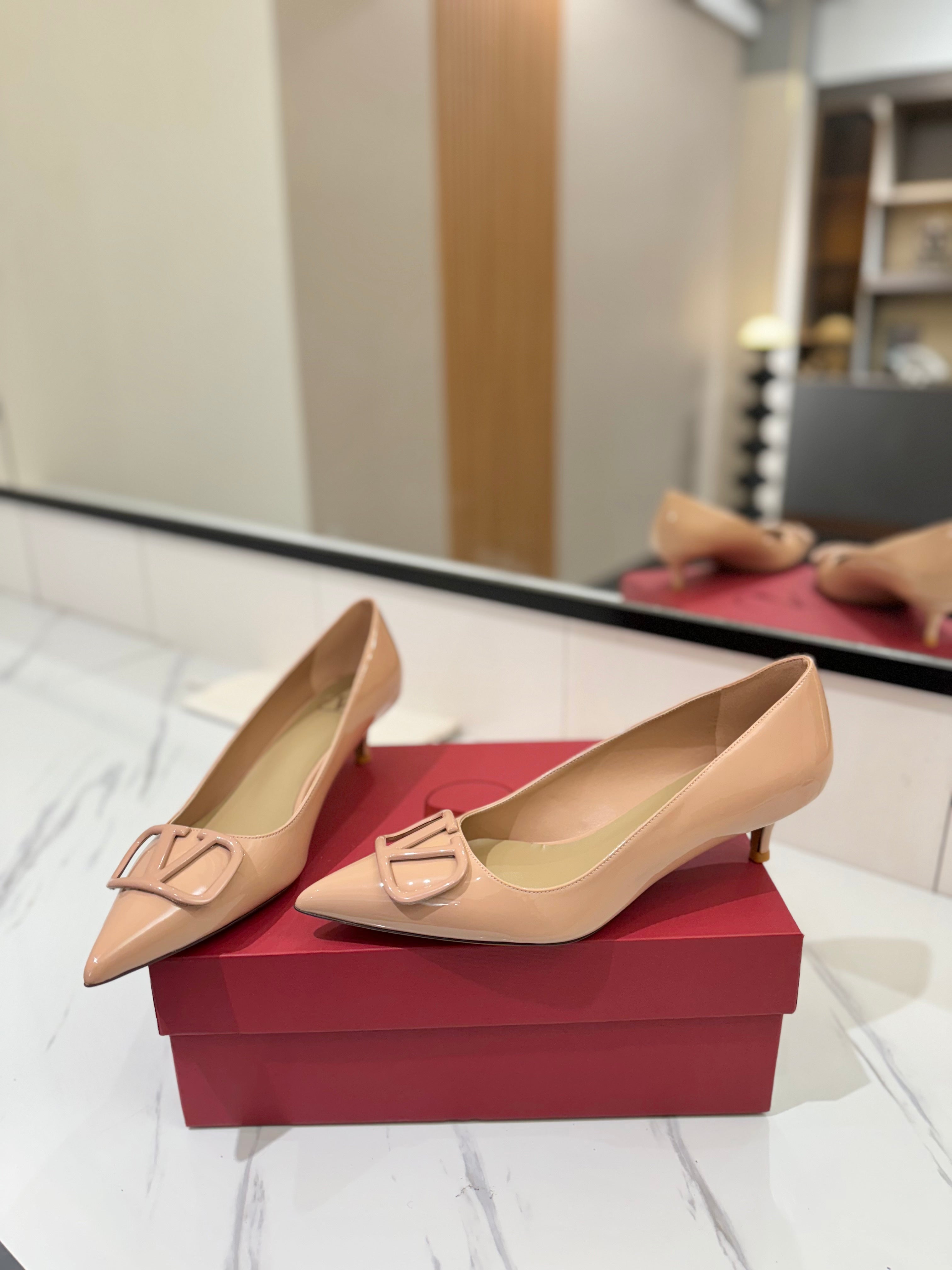 VALENTINO 26S HIGH HEELS 45 MM IN NUDE PATENT CALFSKIN