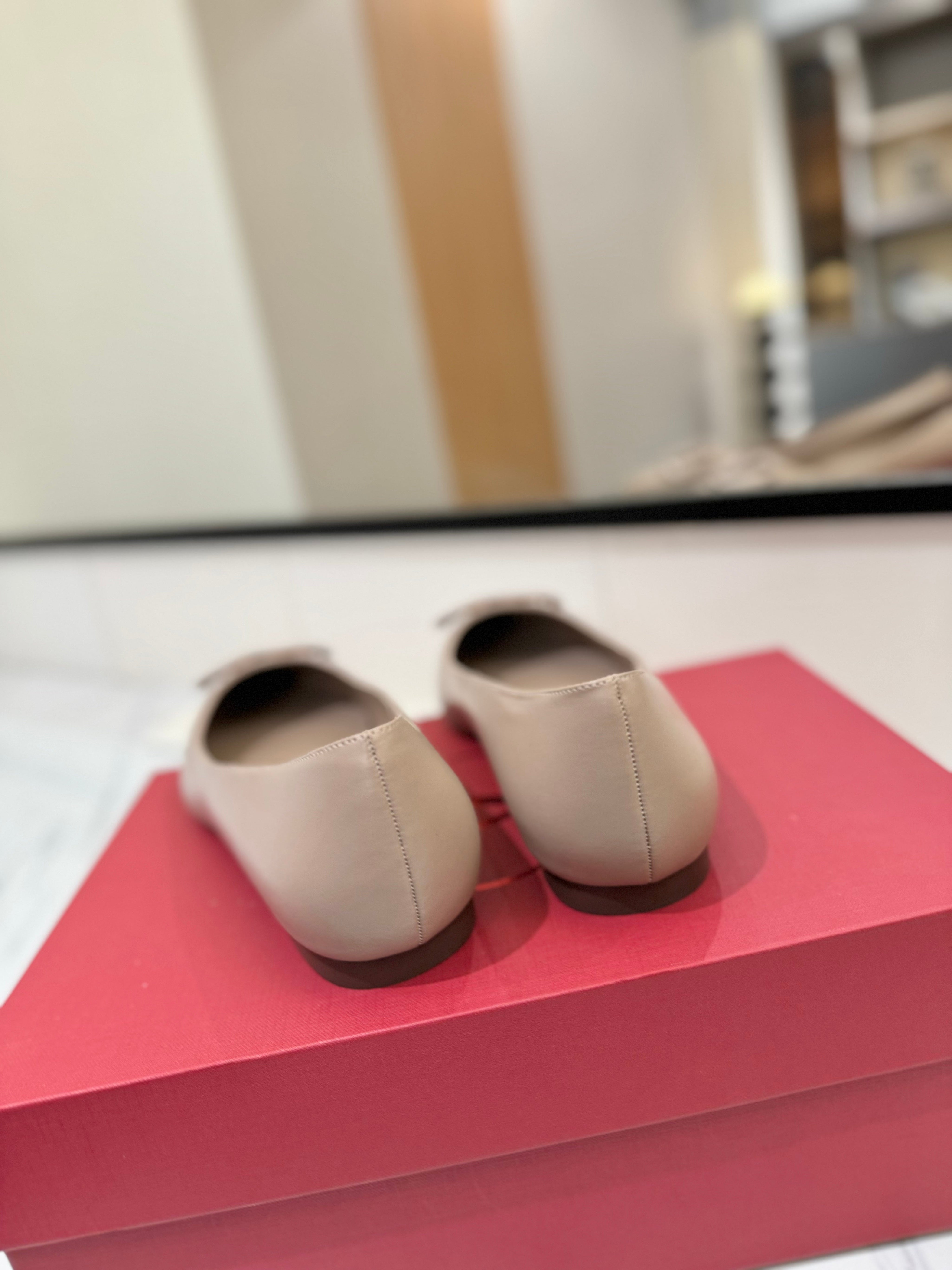 VALENTINO 26S BALLET FLATS IN NUDE SMOOTH CALFSKIN