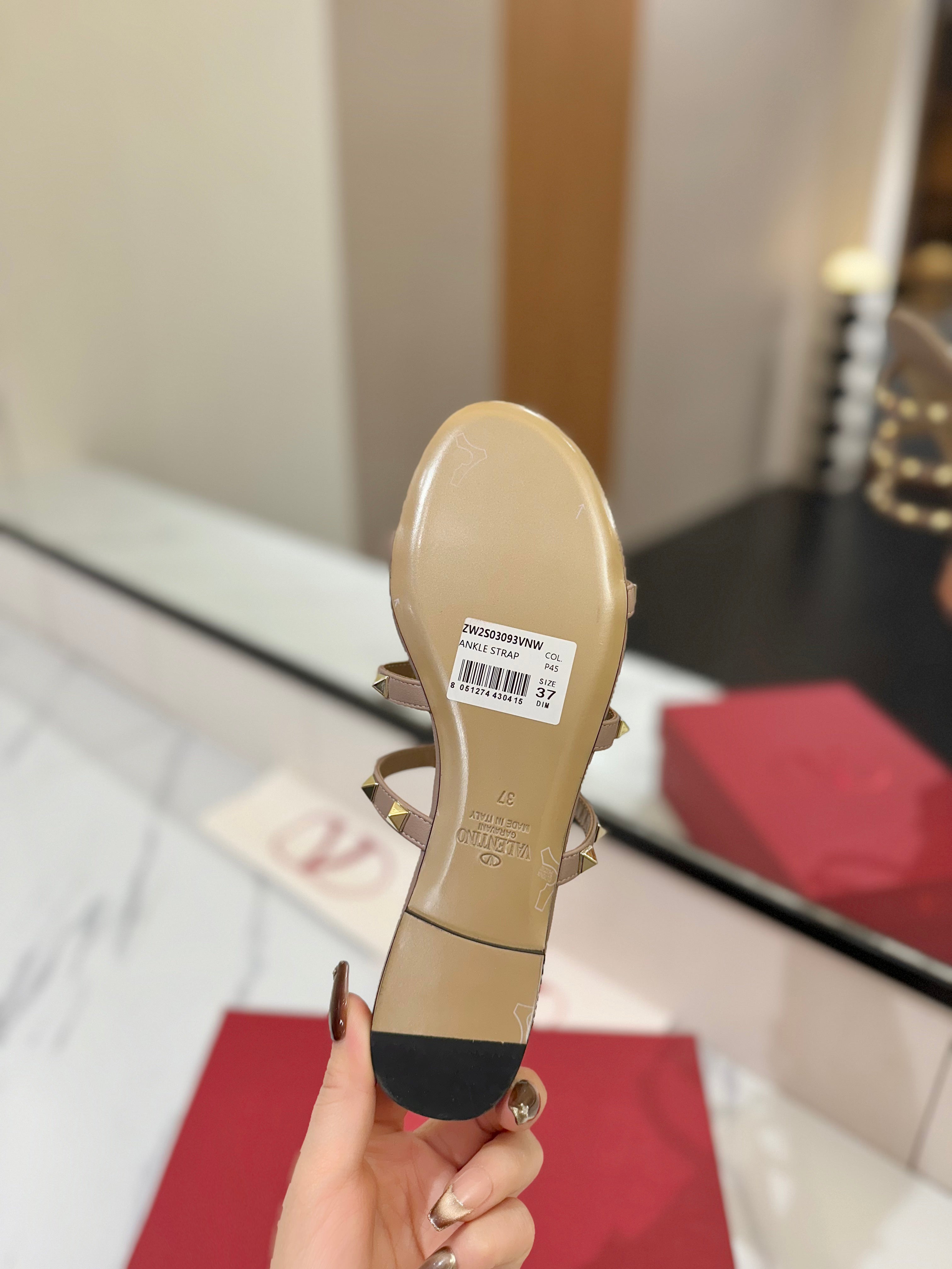 VALENTINO 26S SANDALS IN NUDE CALFSKIN WITH GOLD STUDS