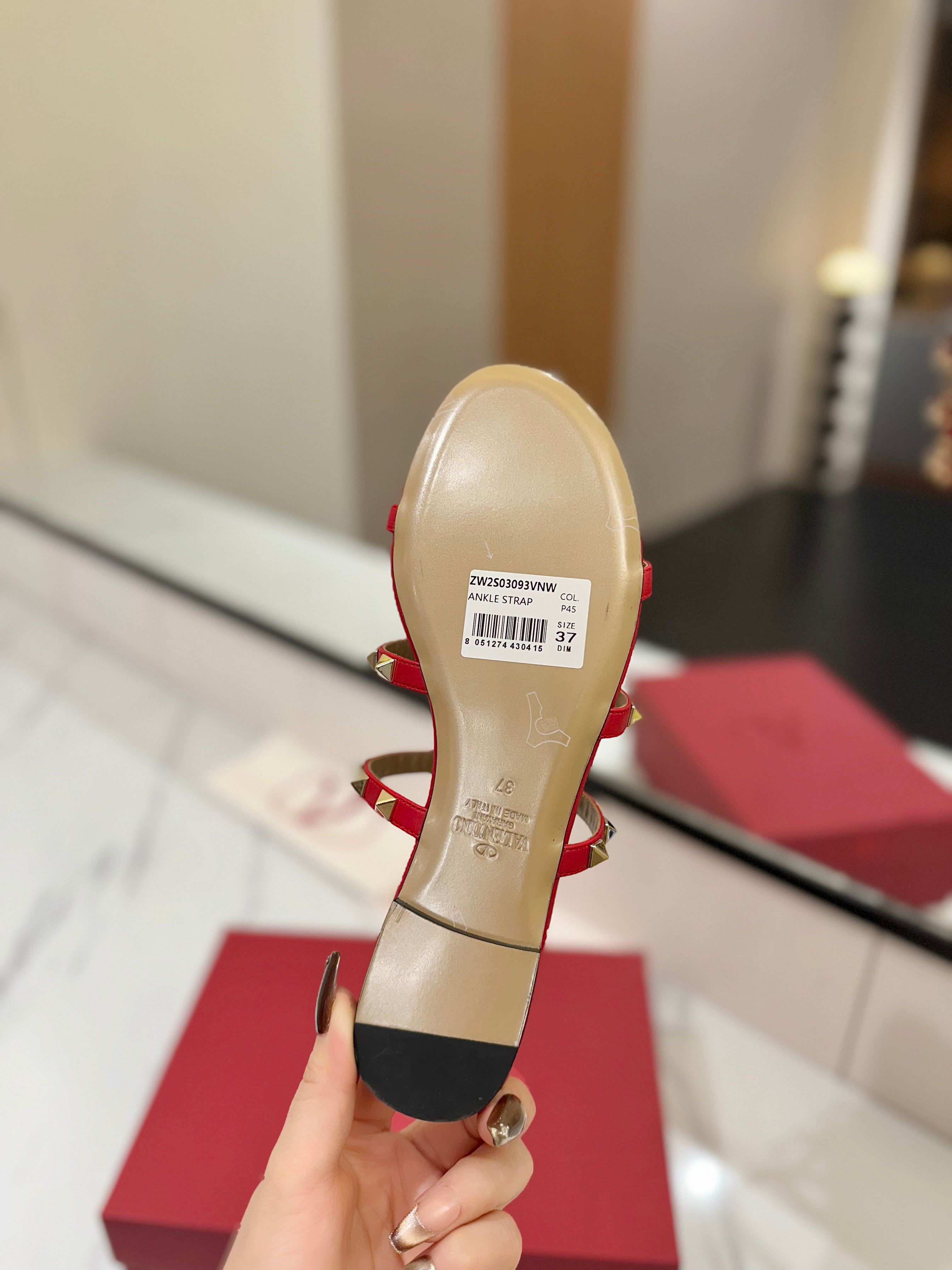 VALENTINO 26S SANDALS IN RED CALFSKIN WITH GOLD STUDS