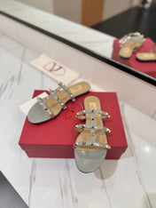 VALENTINO 26S SANDALS IN LIGHT GREY PATENT CALFSKIN WITH GOLD STUDS