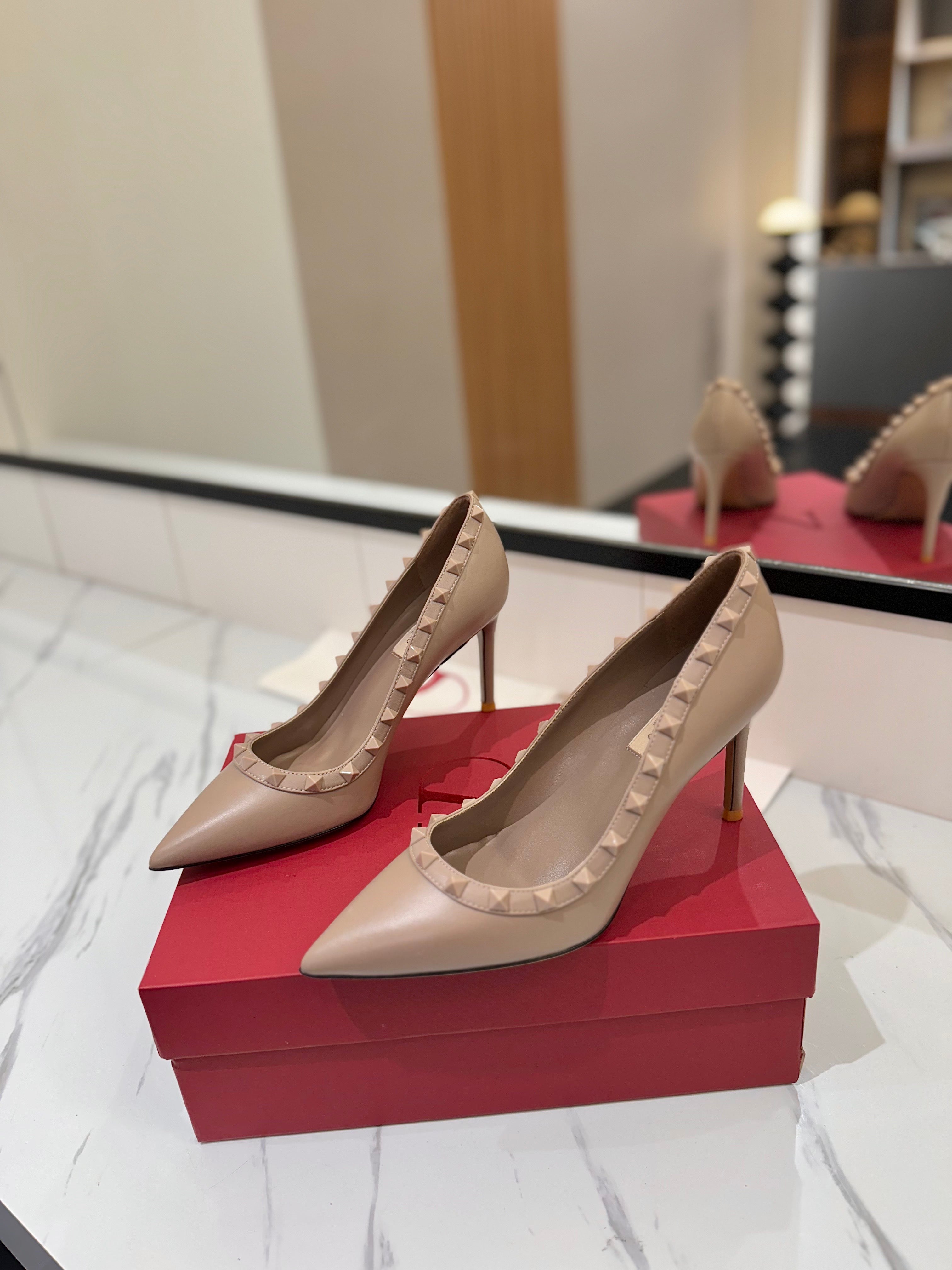 VALENTINO 26S STUDDED HIGH HEELS 90 MM IN MATTE NUDE CALFSKIN