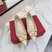 VALENTINO 26S BALLET FLATS IN WHITE GRAINED CALFSKIN WITH GOLD HARDWARE