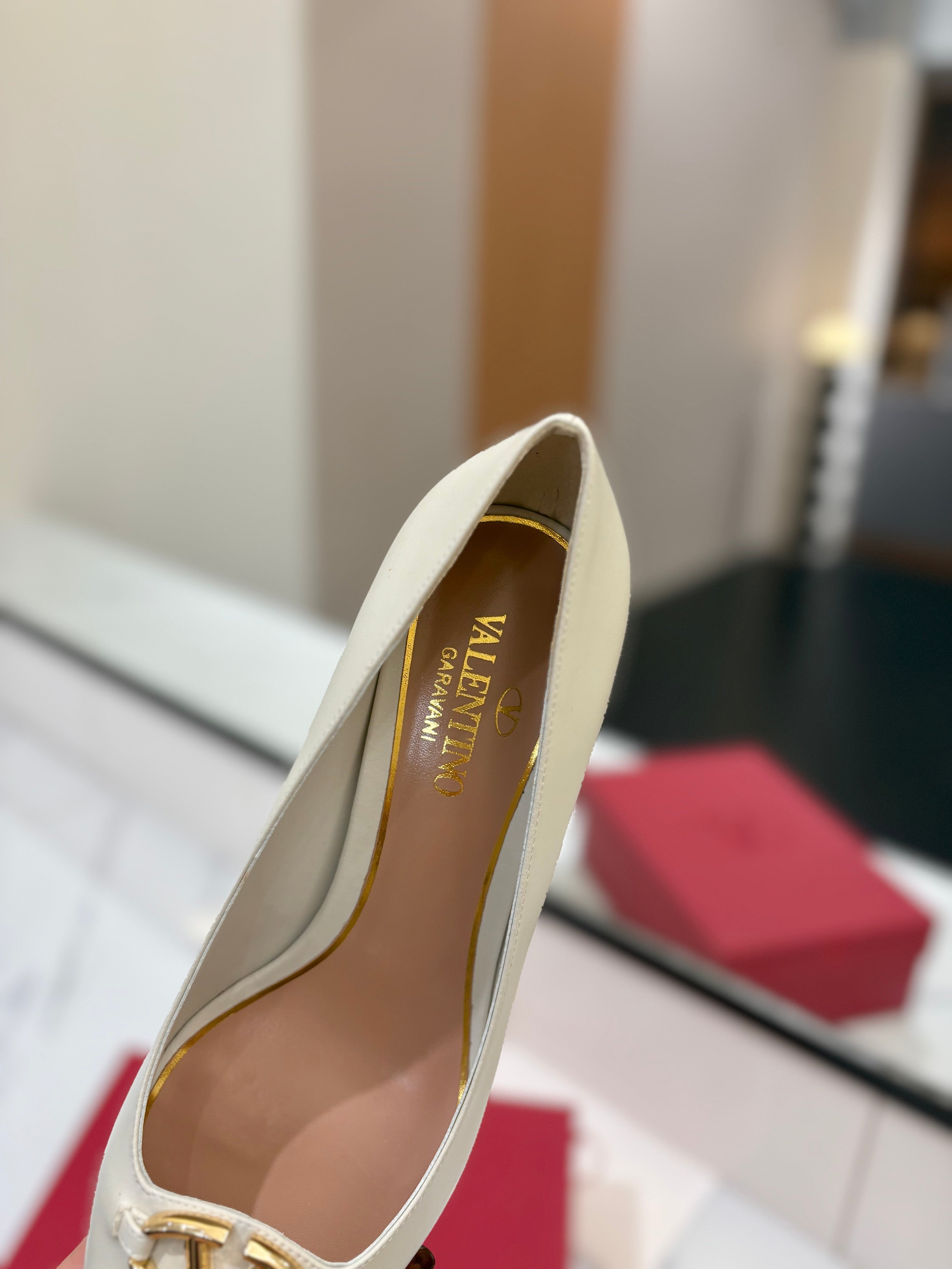 VALENTINO 26S POINTED-TOE PUMPS 65 MM IN WHITE SMOOTH CALFSKIN