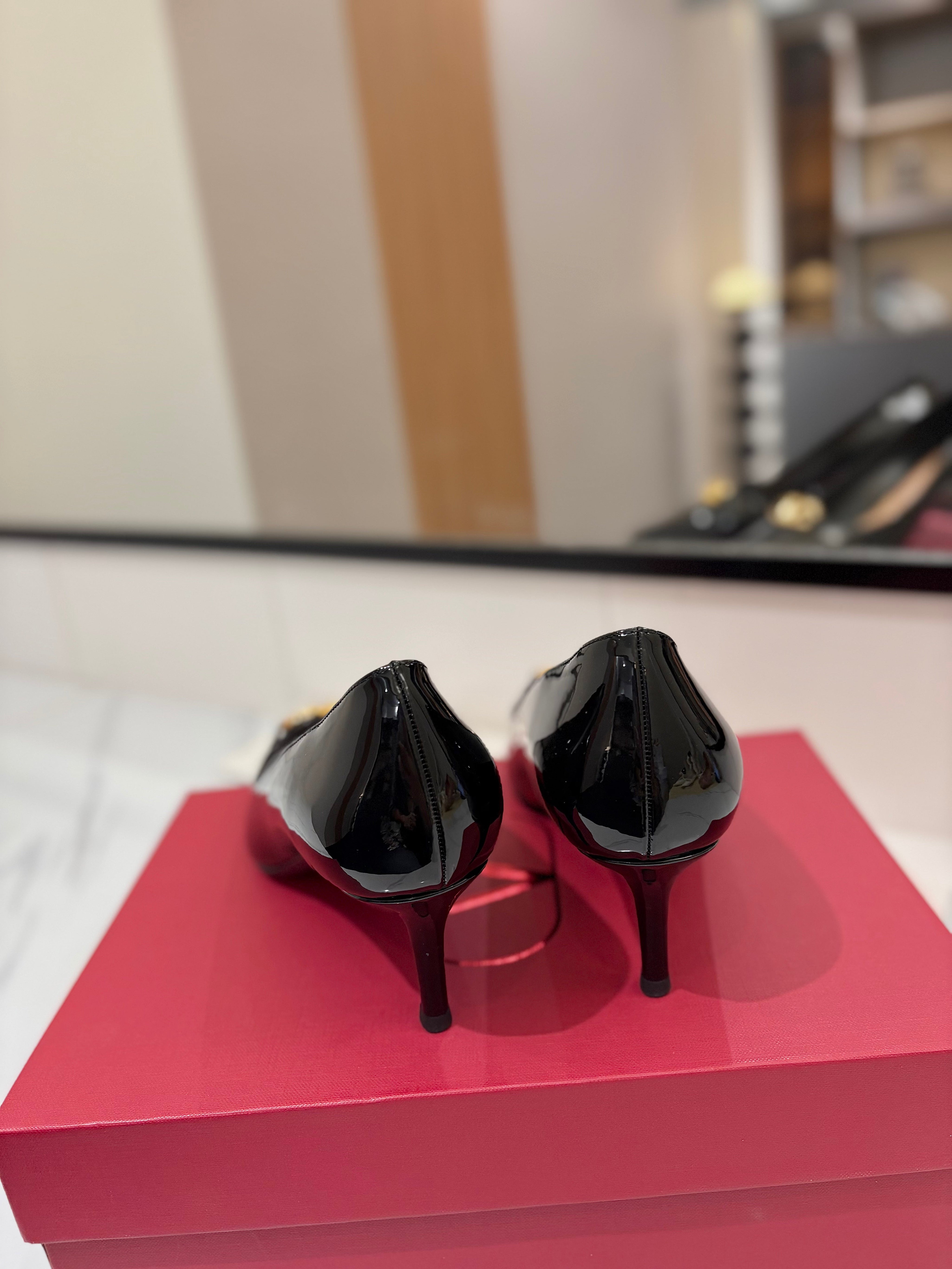 VALENTINO 26S POINTED-TOE PUMPS 65 MM IN BLACK PATENT CALFSKIN