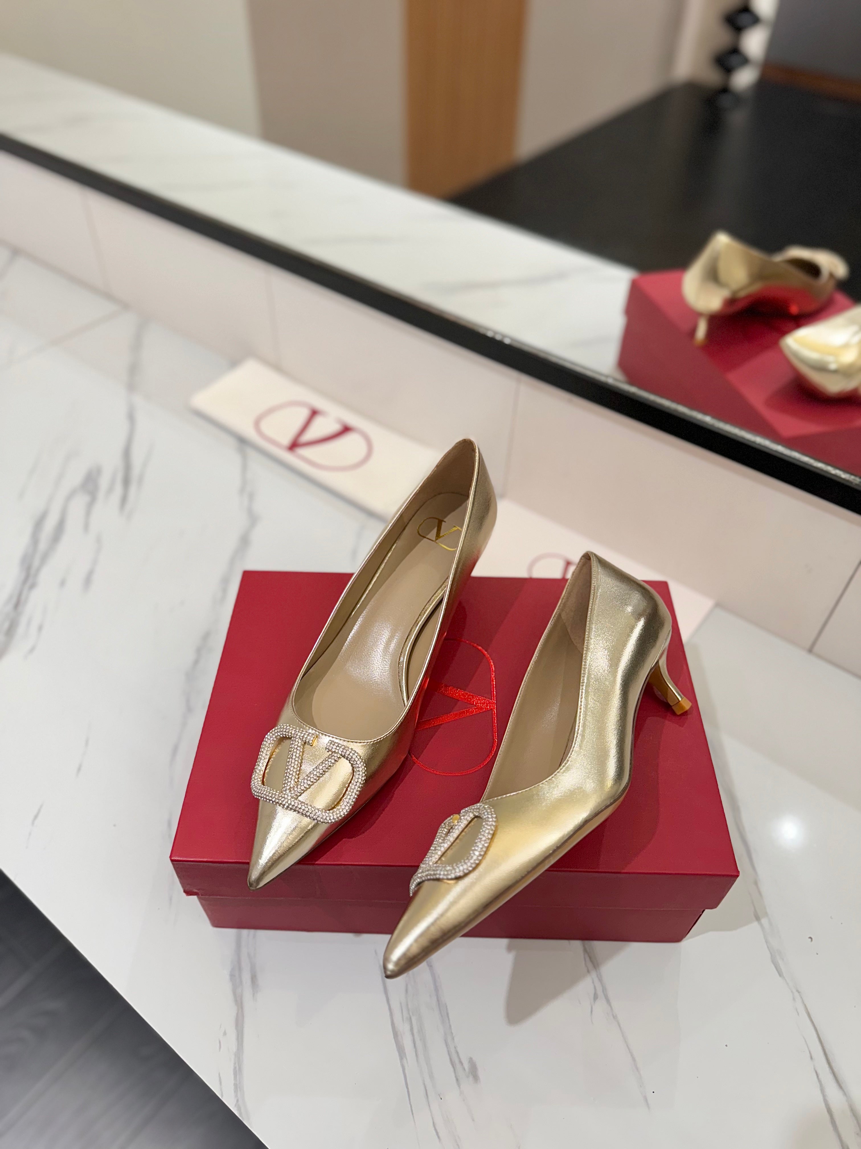 VALENTINO 26S HIGH HEELS 45 MM IN METALLIC GOLD CALFSKIN WITH VLOGO CRYSTAL